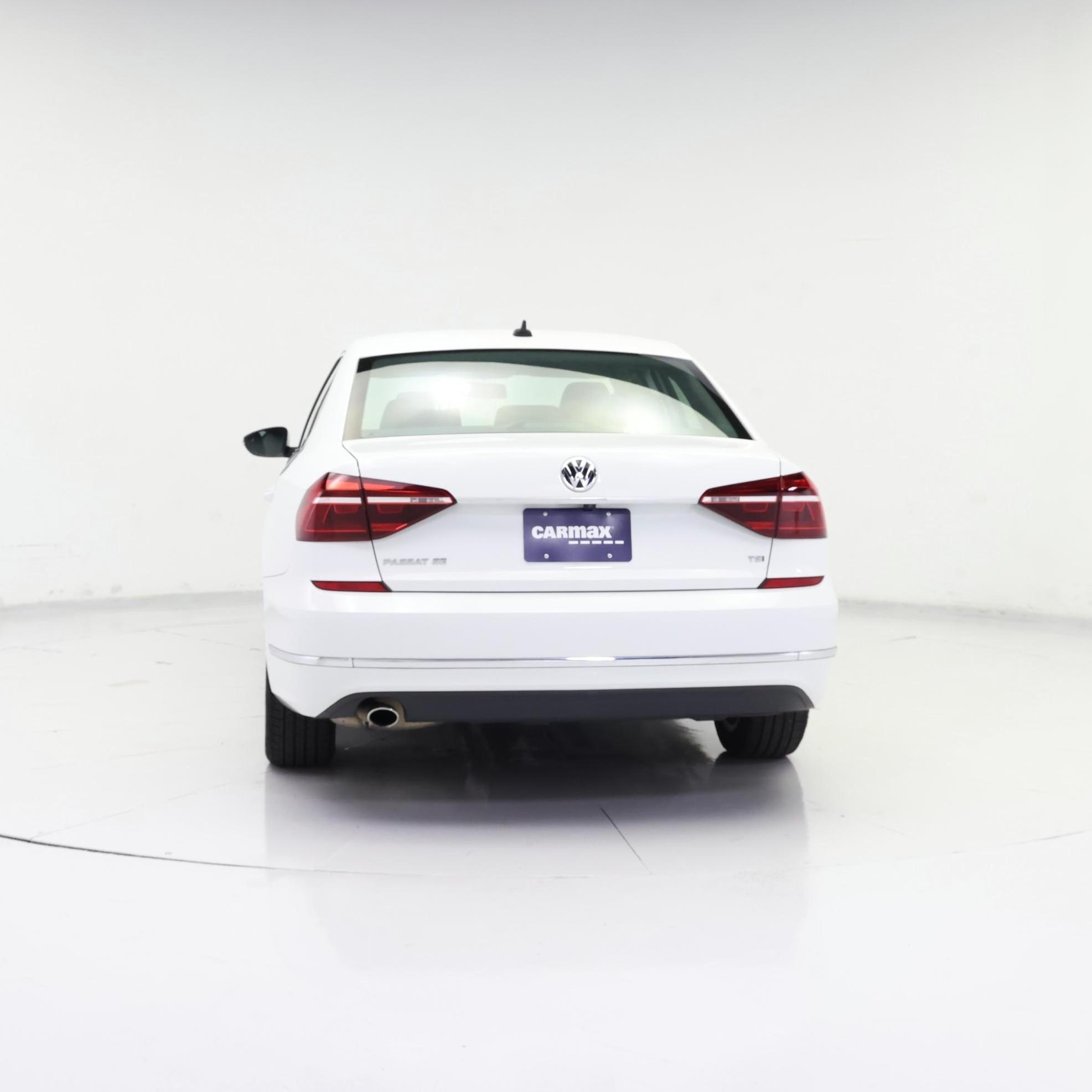 Thumbnail: 2017 Volkswagen Passat - 6