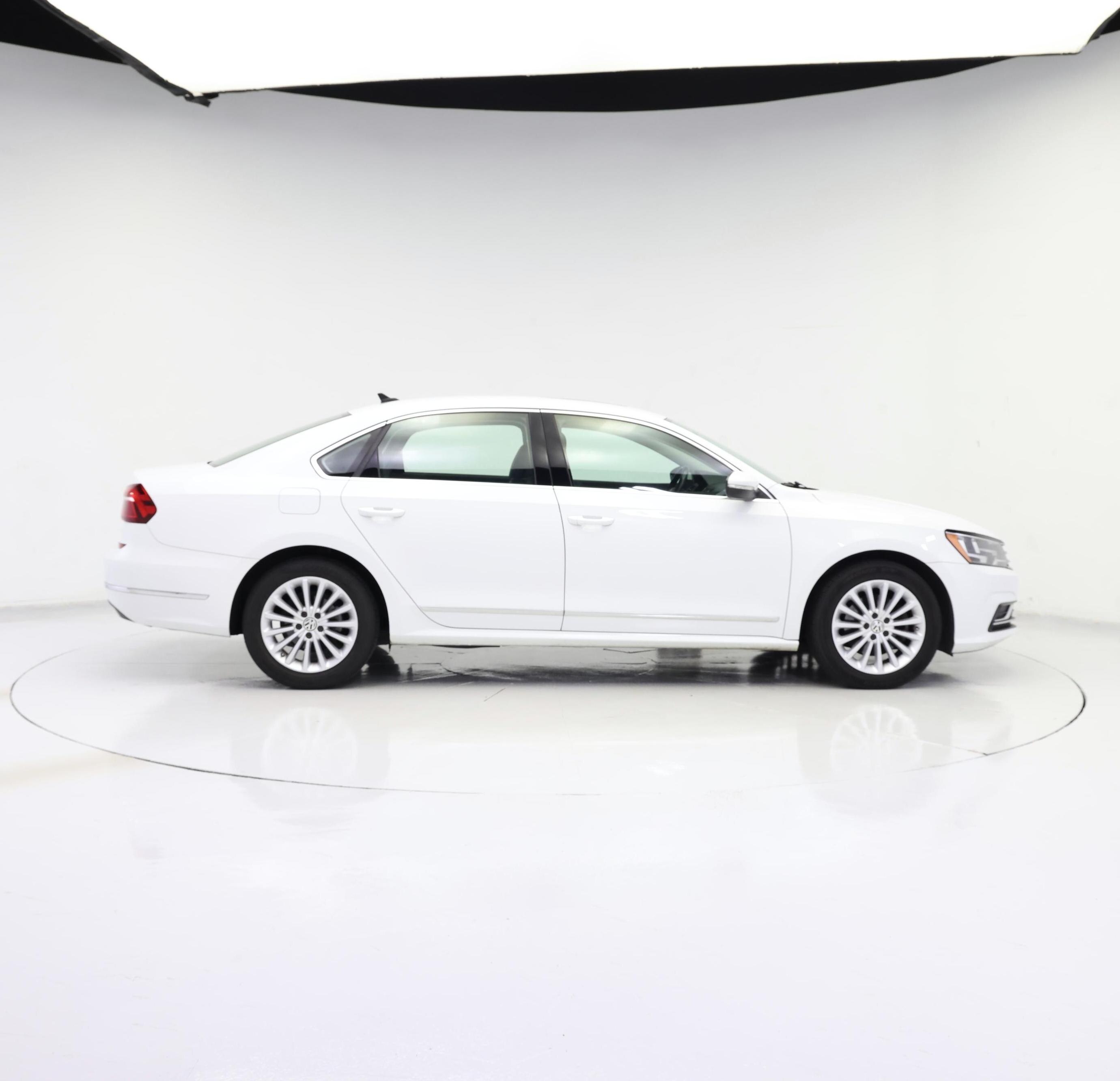 Thumbnail: 2017 Volkswagen Passat - 7