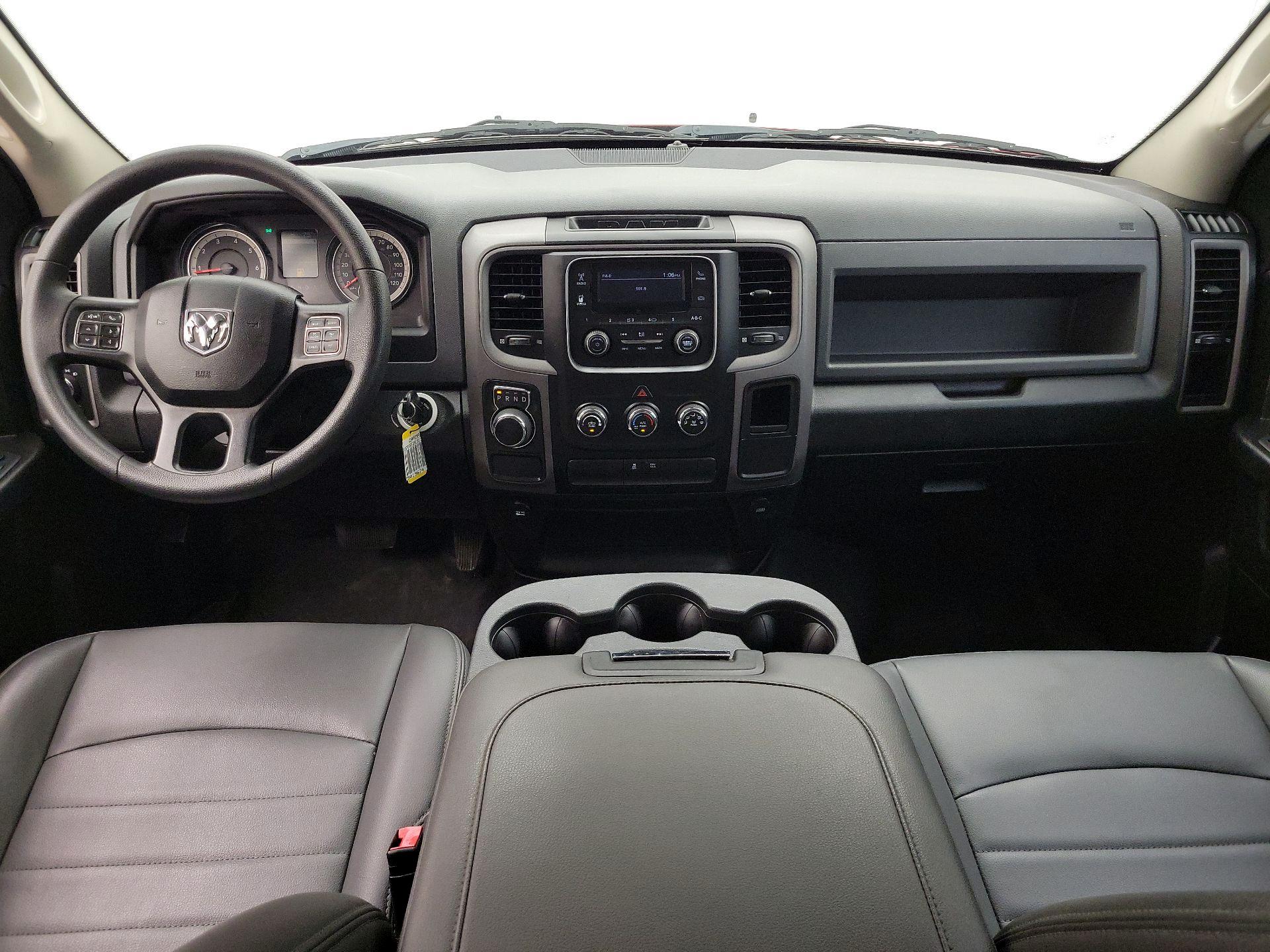 Thumbnail: 2020 RAM 1500 Classic - 9