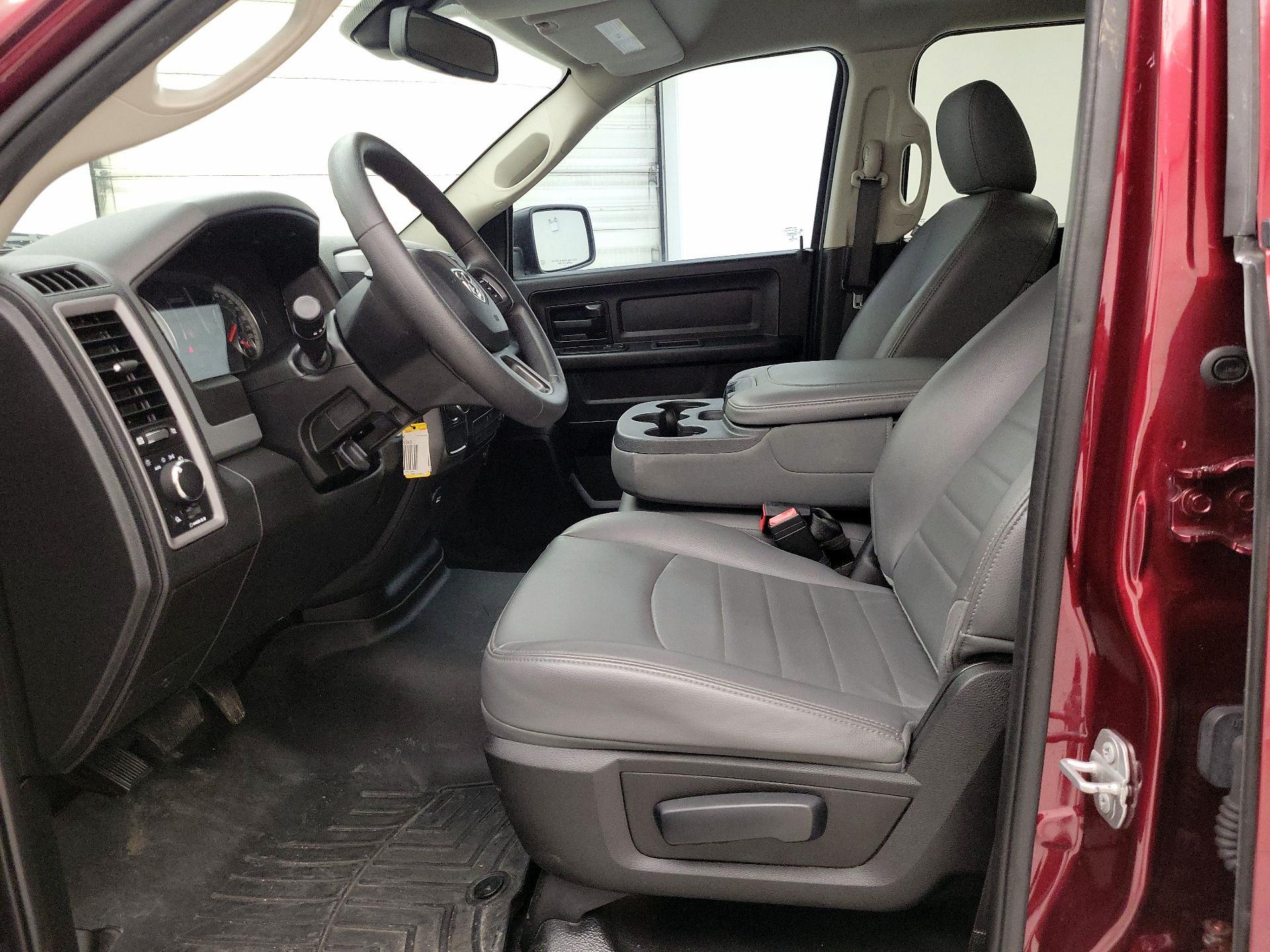 Thumbnail: 2020 RAM 1500 Classic - 11