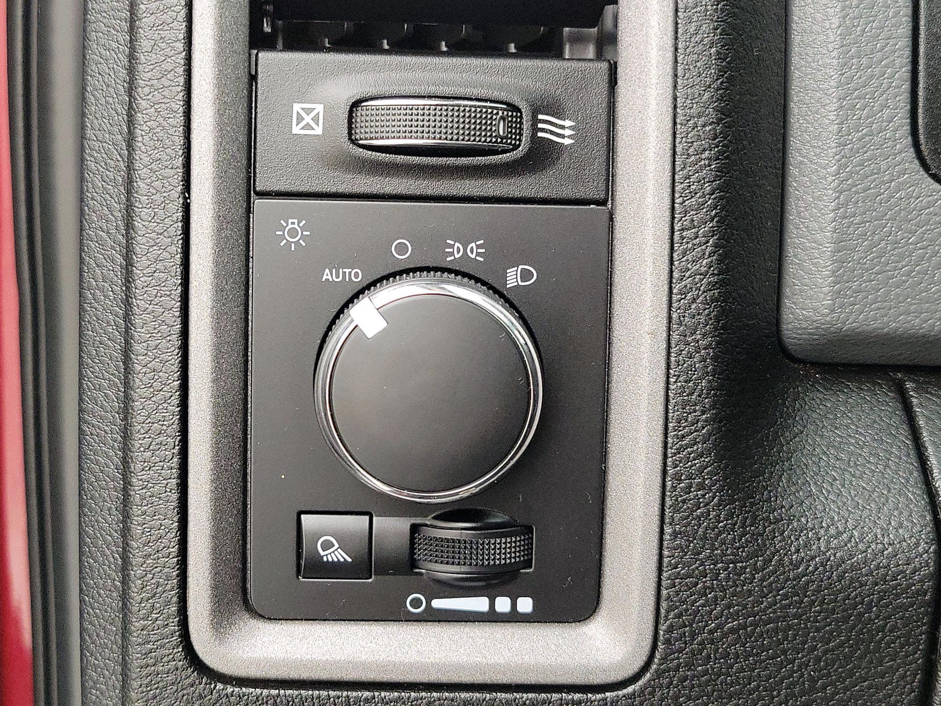 Thumbnail: 2020 RAM 1500 Classic - 13