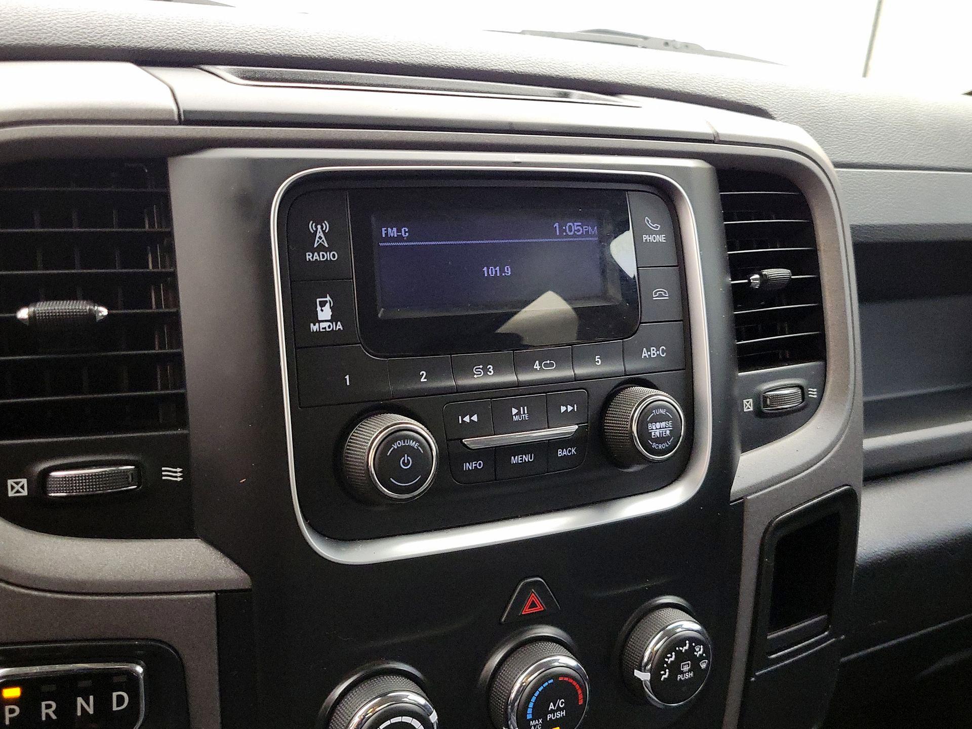 Thumbnail: 2020 RAM 1500 Classic - 15