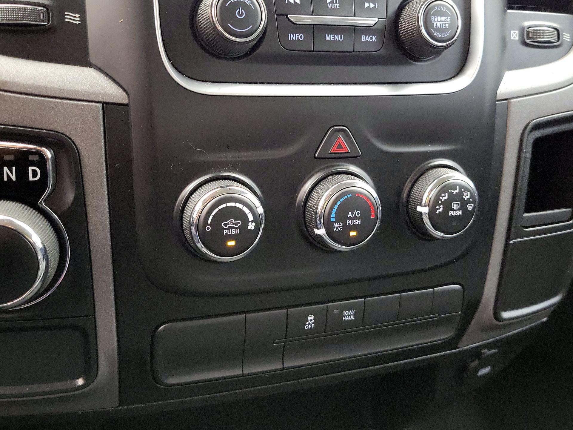 Thumbnail: 2020 RAM 1500 Classic - 16