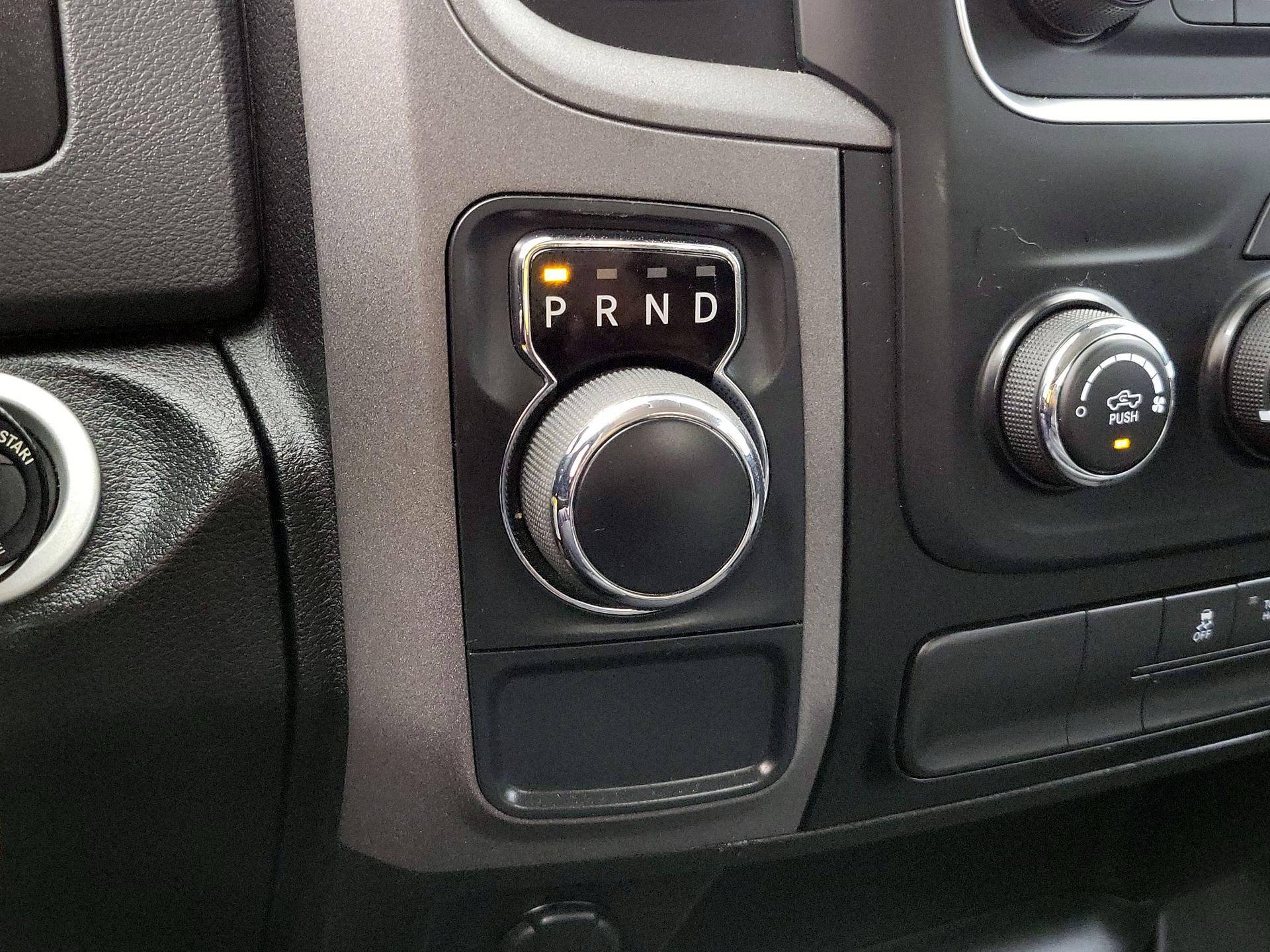 Thumbnail: 2020 RAM 1500 Classic - 17