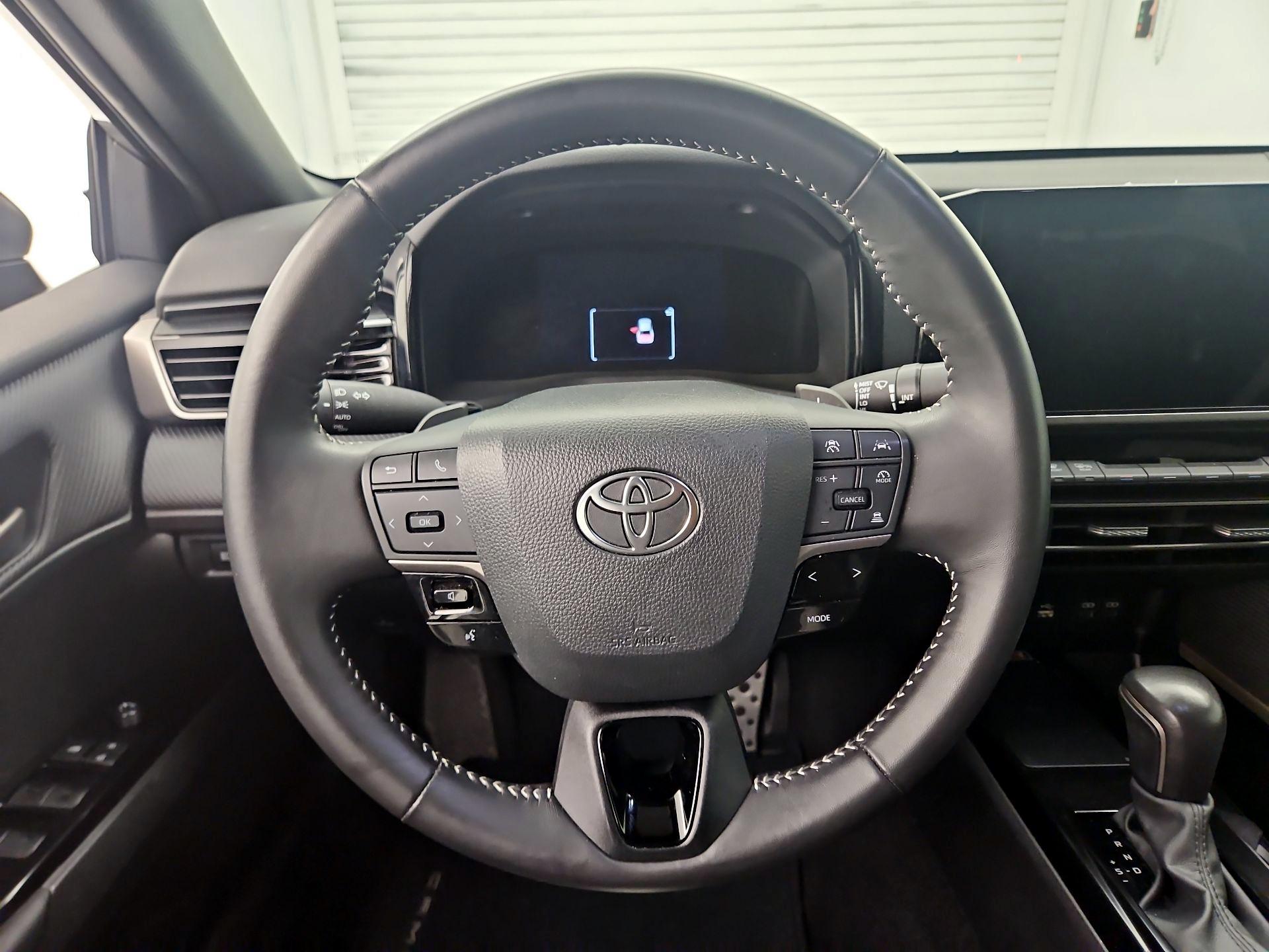 Thumbnail: 2025 Toyota Camry - 10
