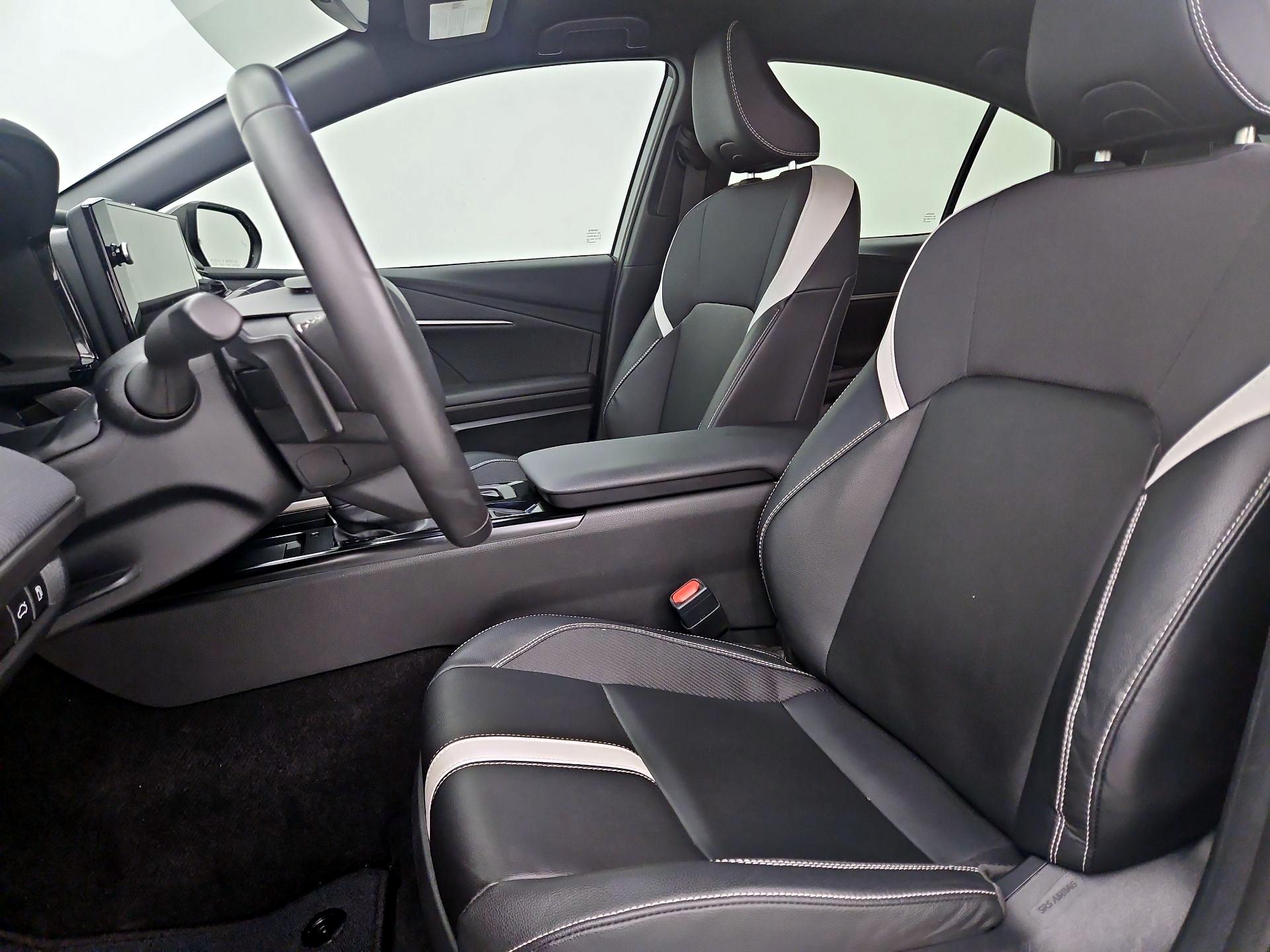 Thumbnail: 2025 Toyota Camry - 11