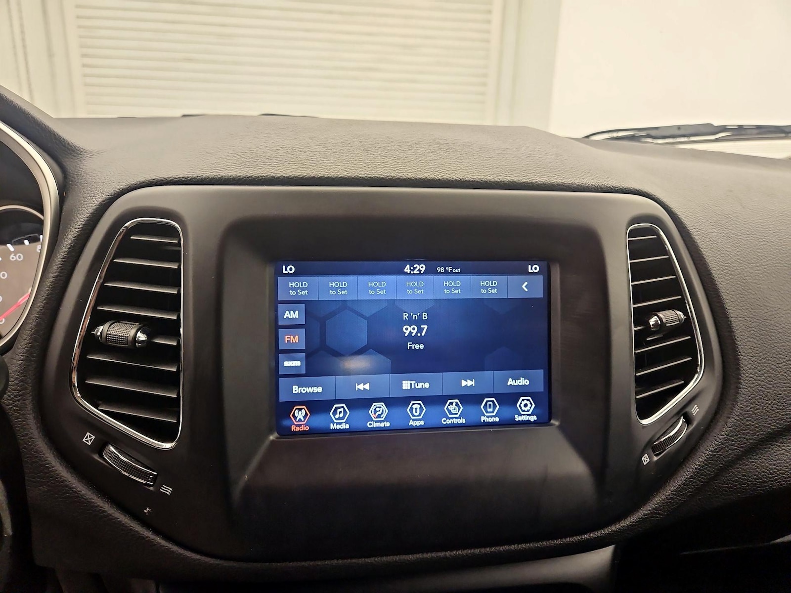 2021 Jeep Compass Latitude - Photo 16