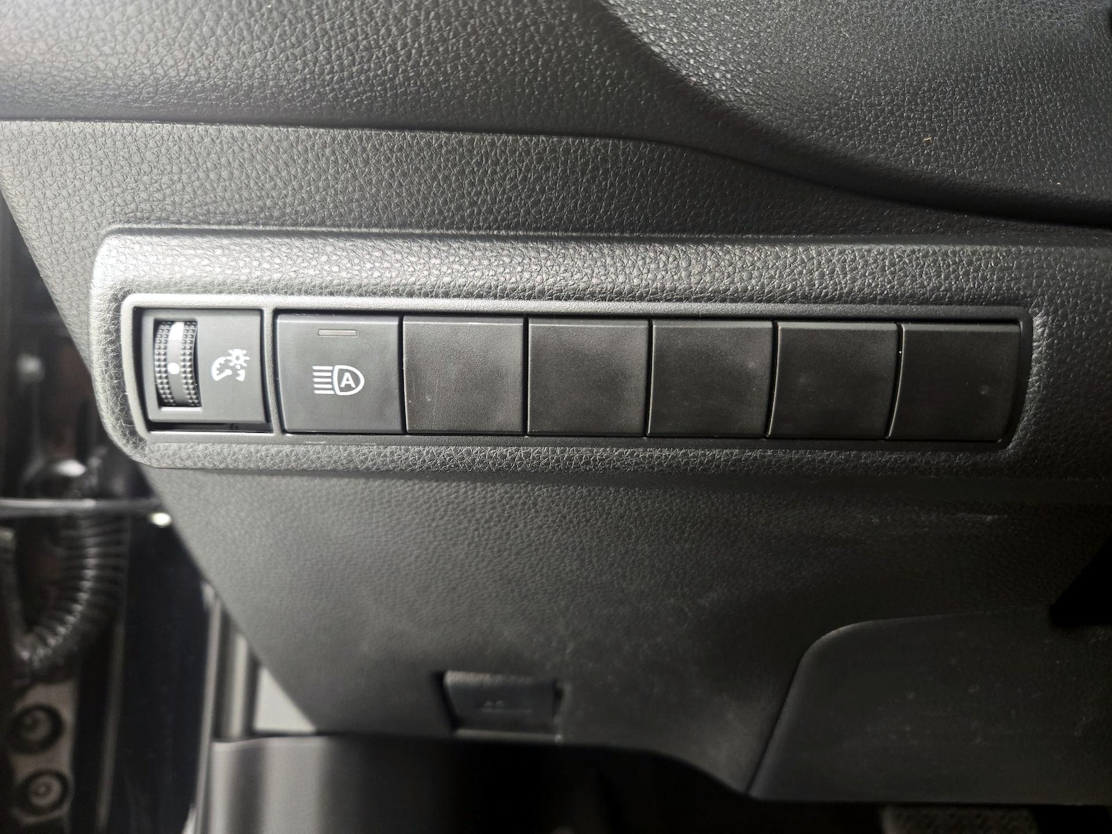 2024 Toyota Corolla LE - Photo 14