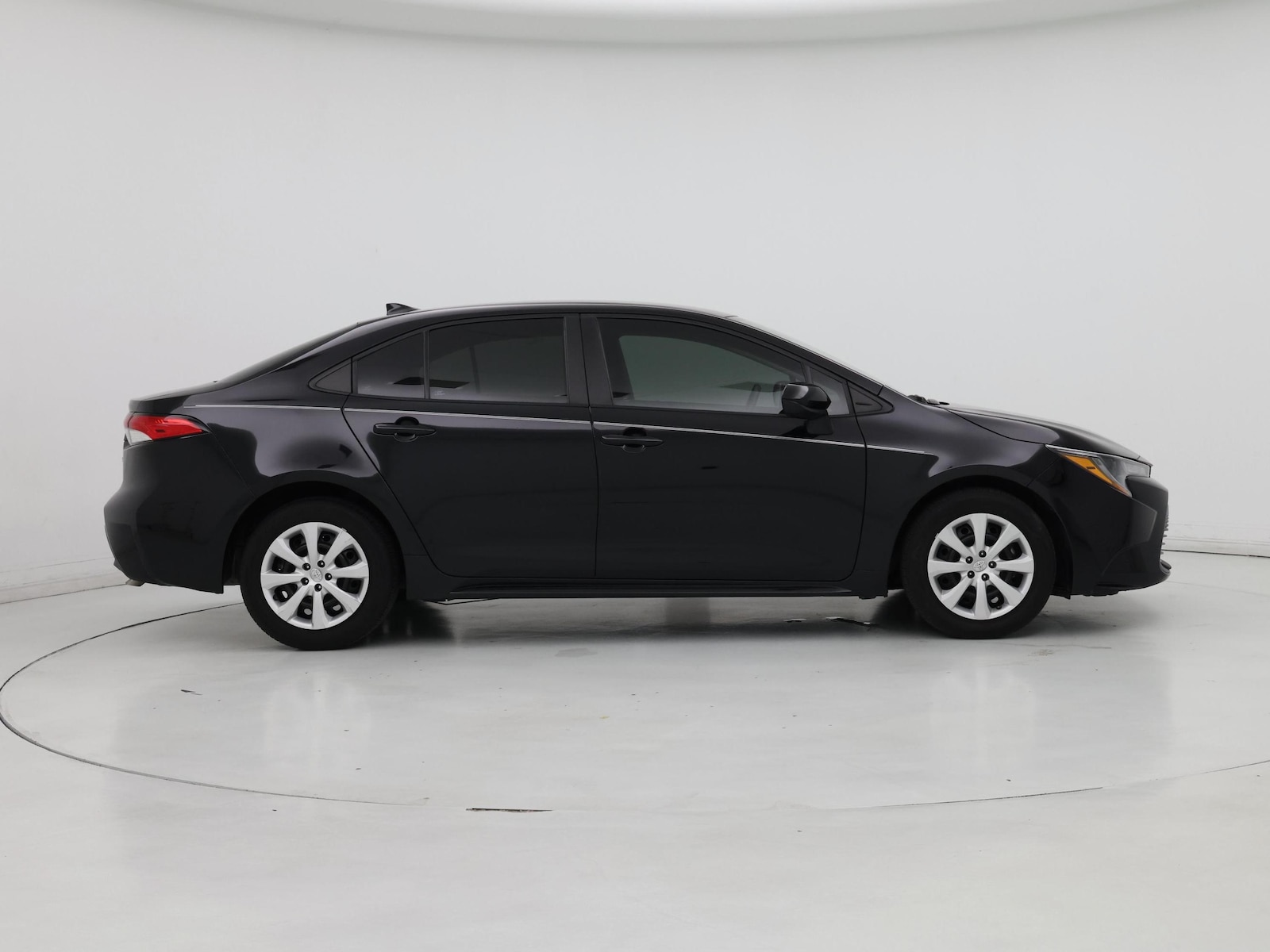 2024 Toyota Corolla LE - Photo 8