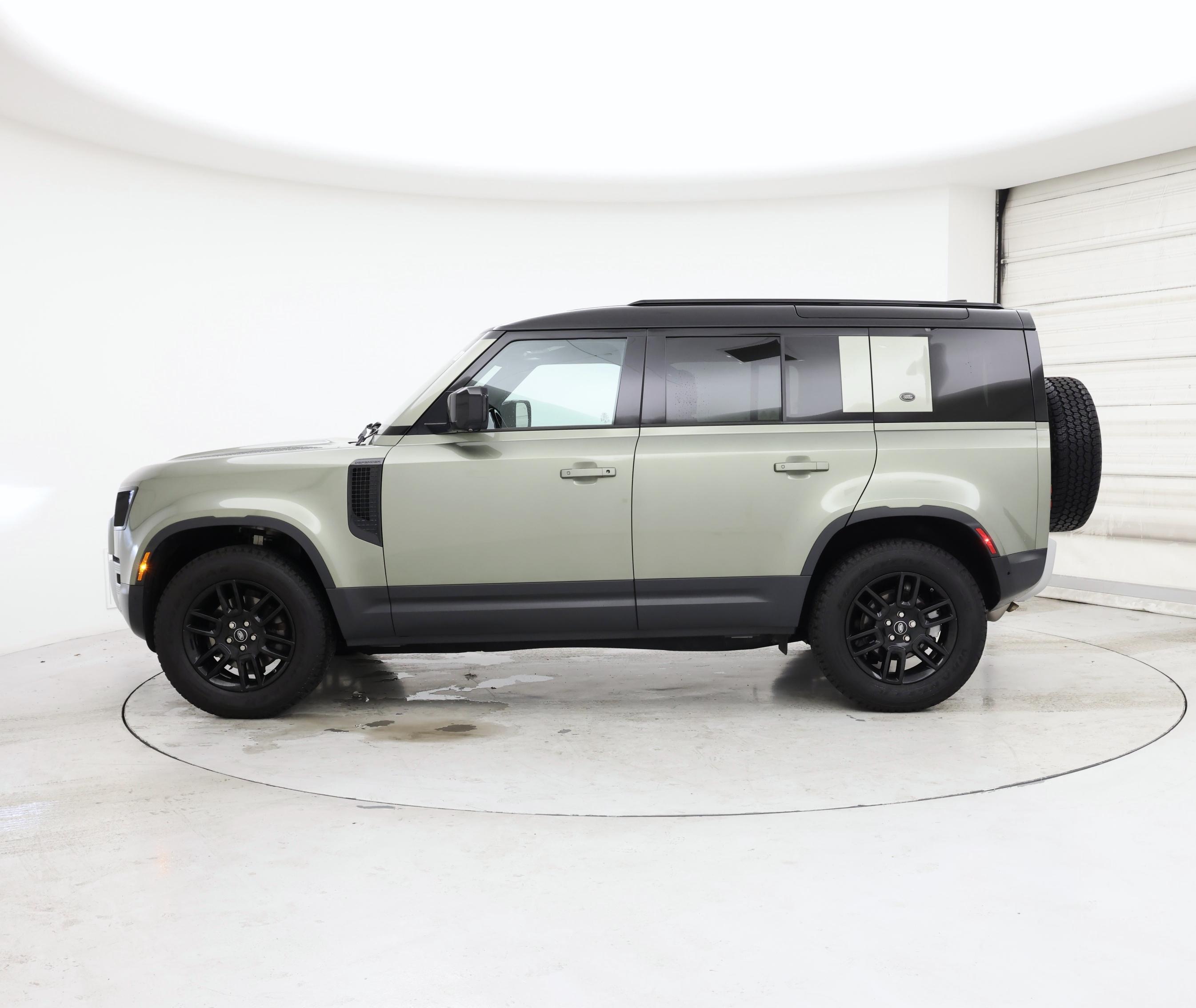 Thumbnail: 2021 Land Rover Defender - 3