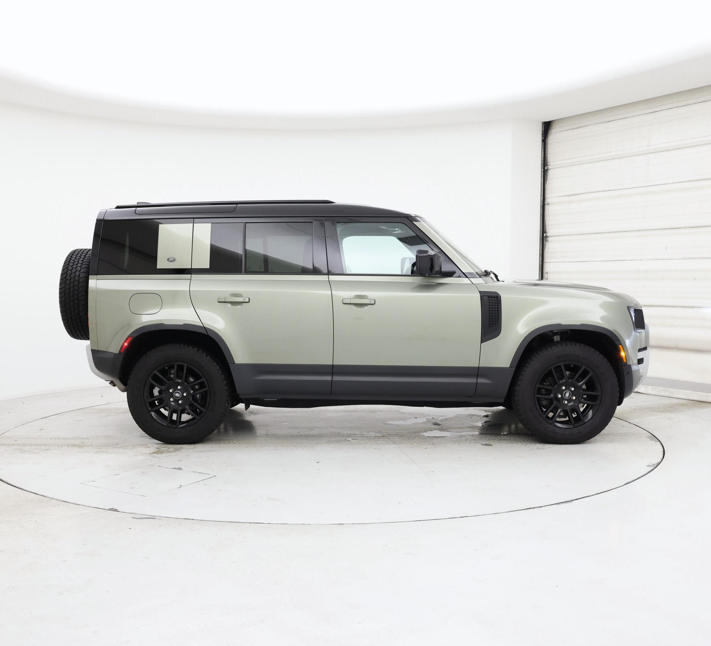Thumbnail: 2021 Land Rover Defender - 7