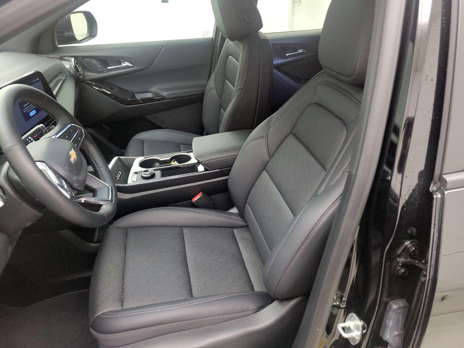 Thumbnail: 2026 Chevrolet Equinox - 11