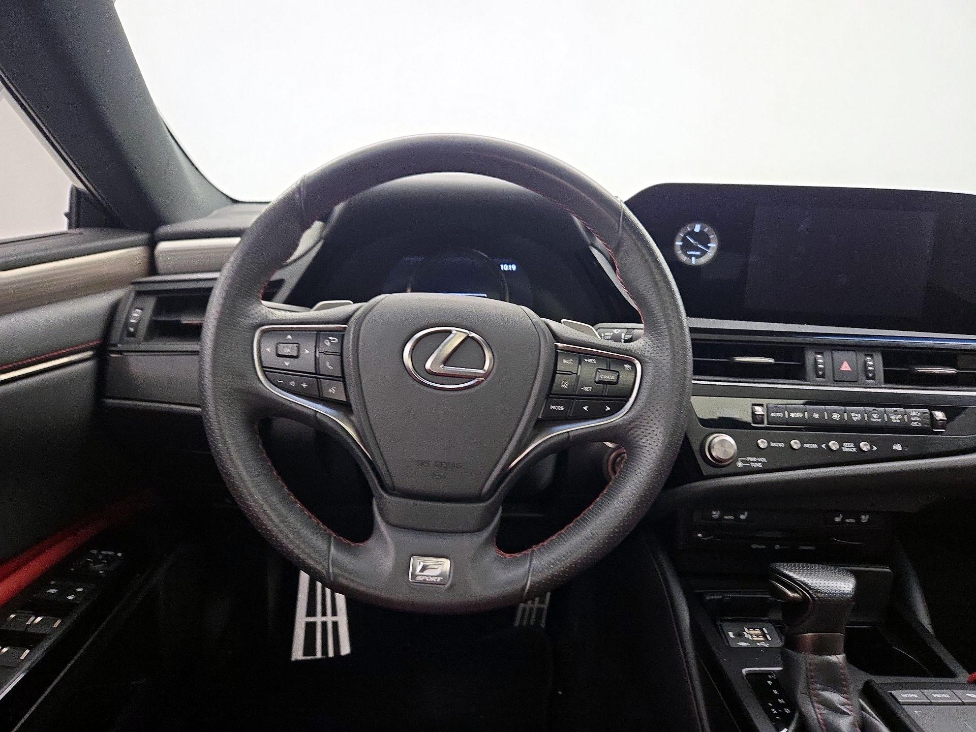 Thumbnail: 2022 Lexus ES - 10