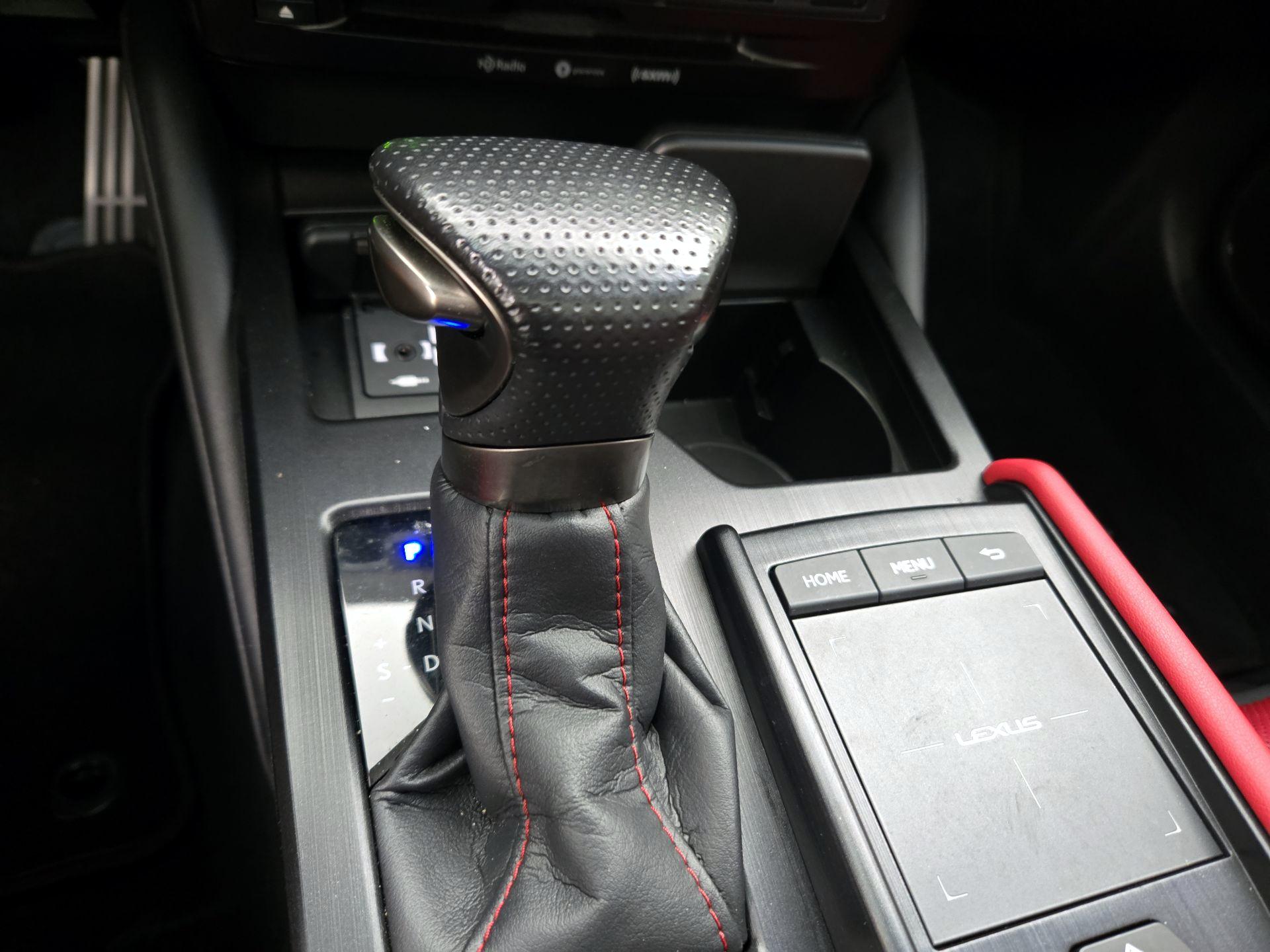 Thumbnail: 2022 Lexus ES - 17