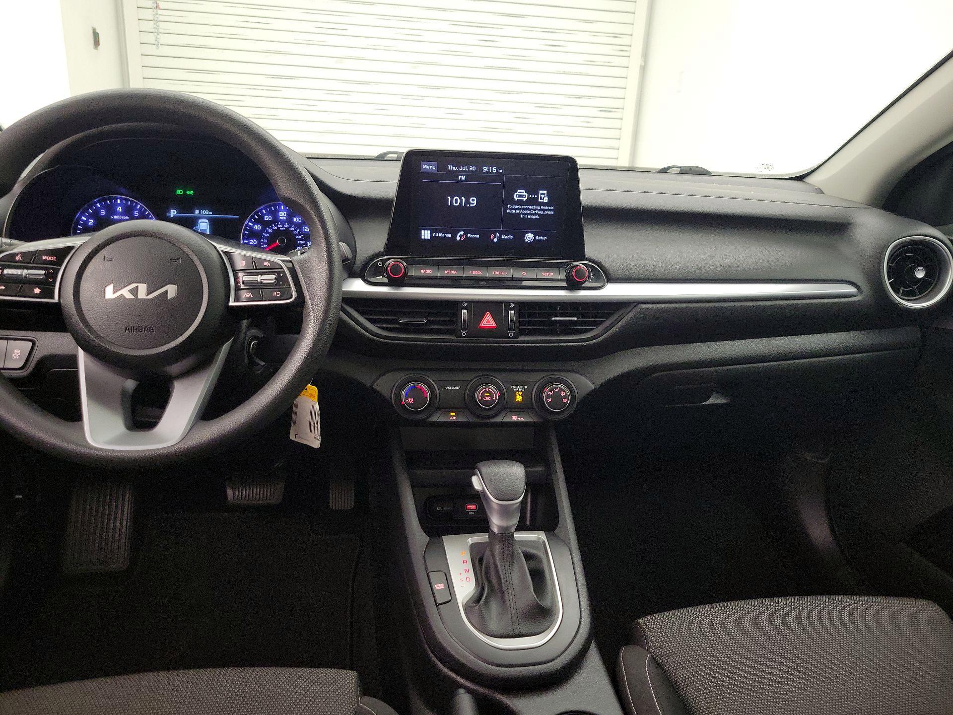 Thumbnail: 2022 Kia Forte - 9