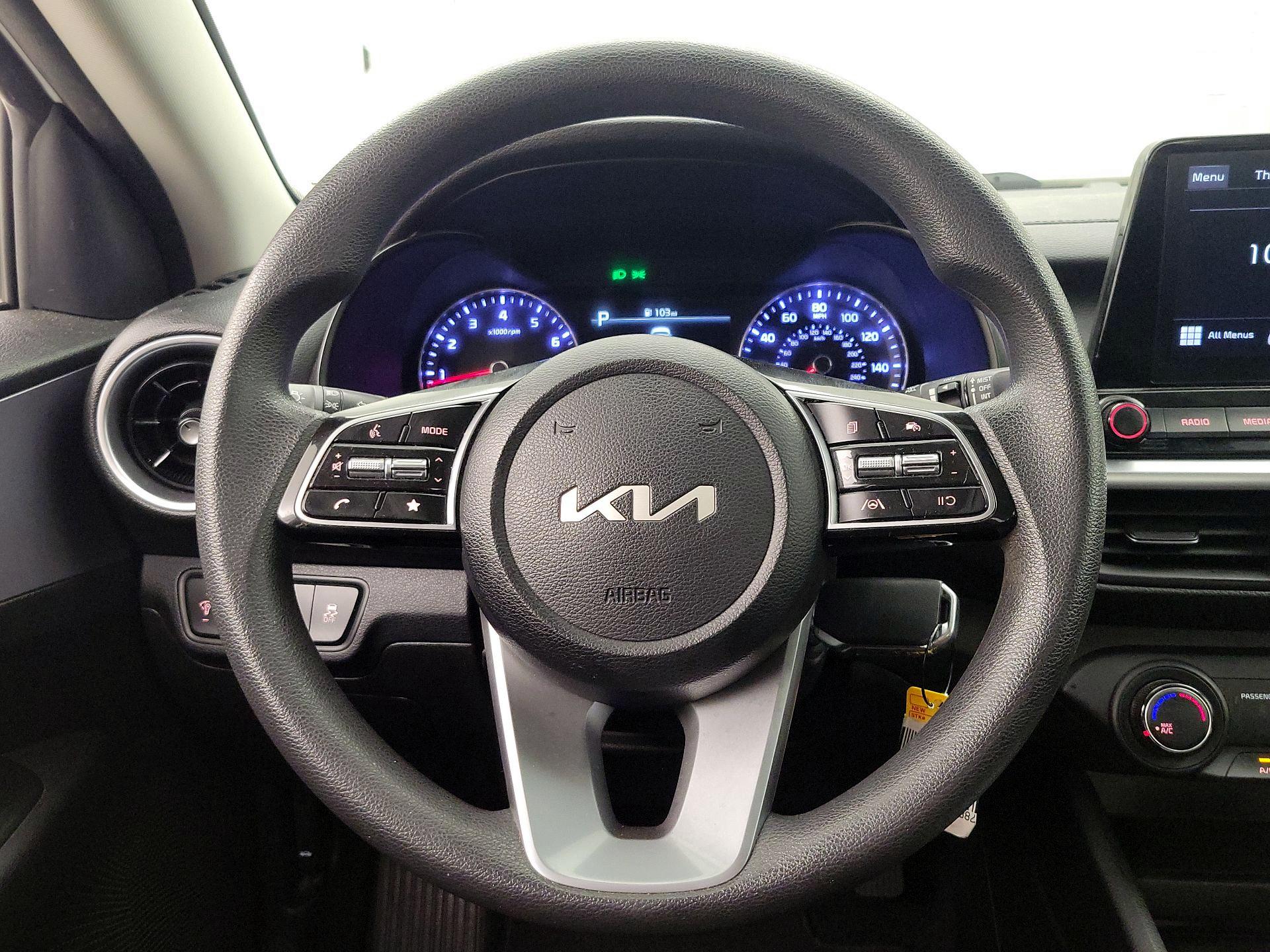 Thumbnail: 2022 Kia Forte - 10