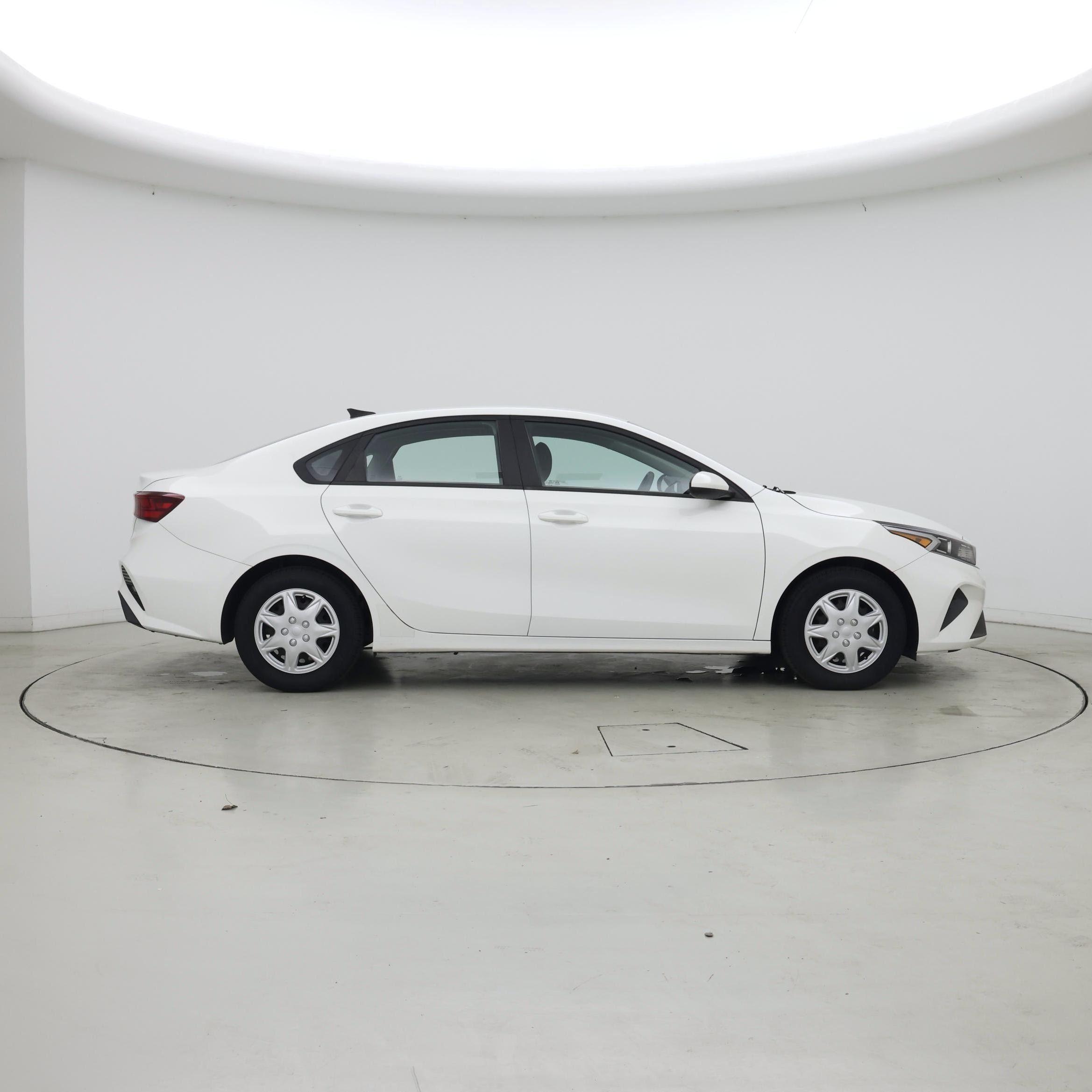 Thumbnail: 2022 Kia Forte - 7