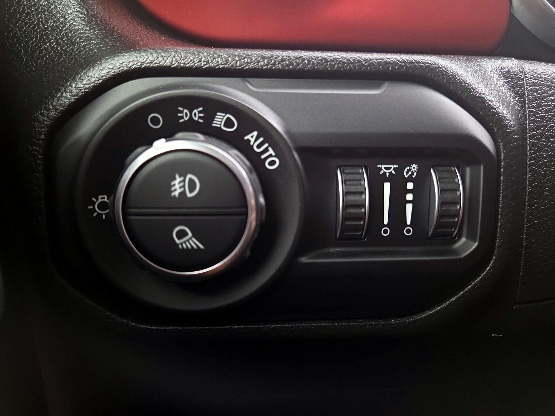 Thumbnail: 2022 Jeep Gladiator - 13