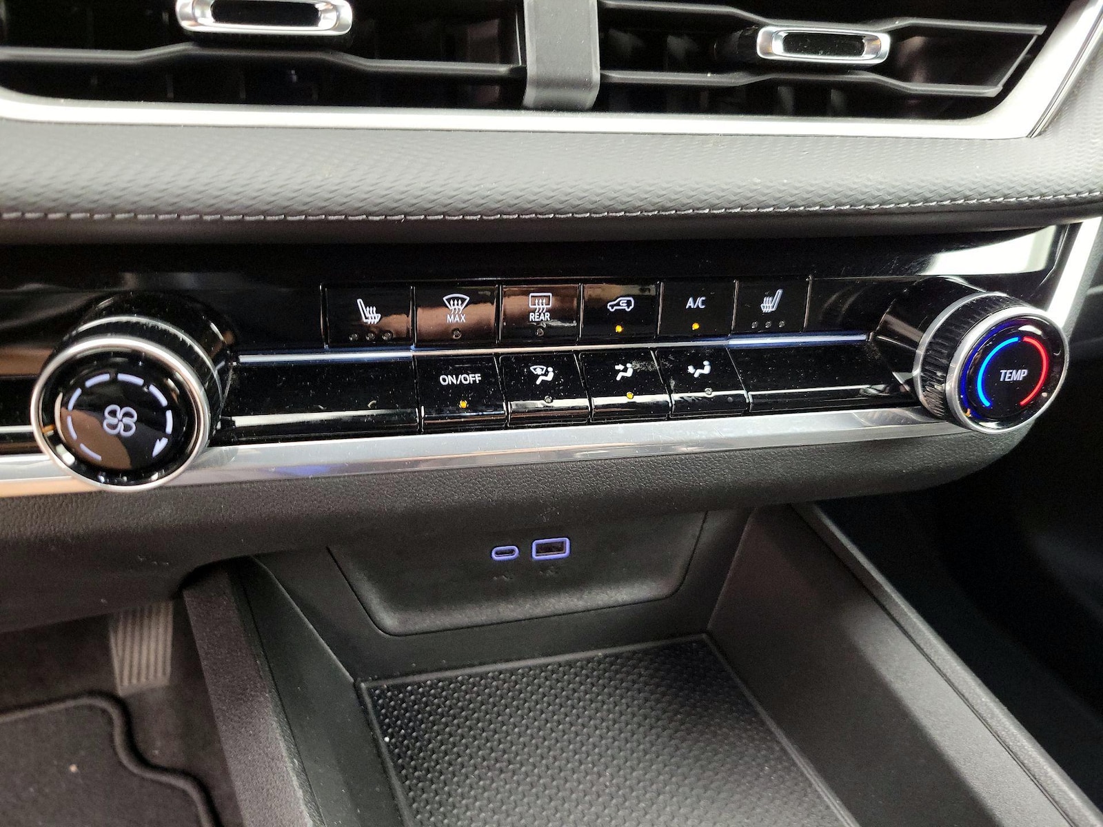 2025 Chevrolet Equinox LT - Photo 17