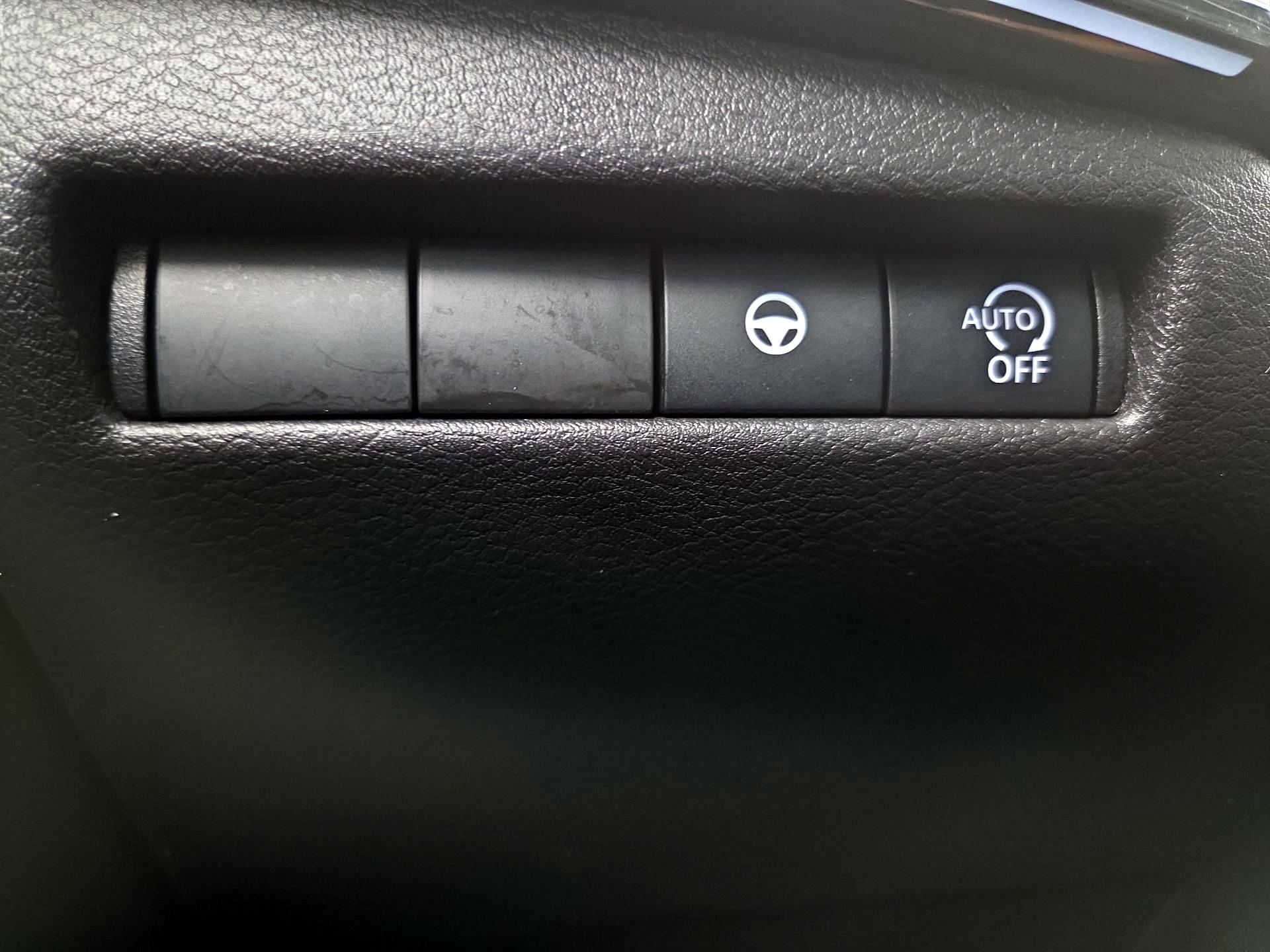 Thumbnail: 2025 Nissan Kicks - 13