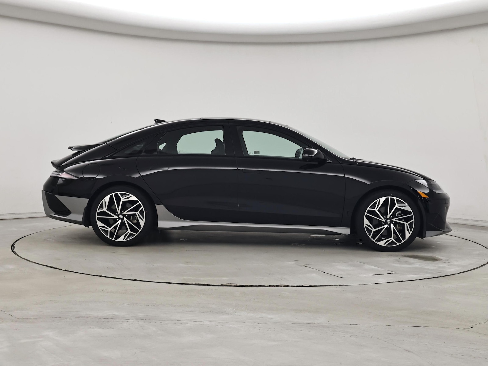 2024 Hyundai IONIQ 6 Limited - Photo 8