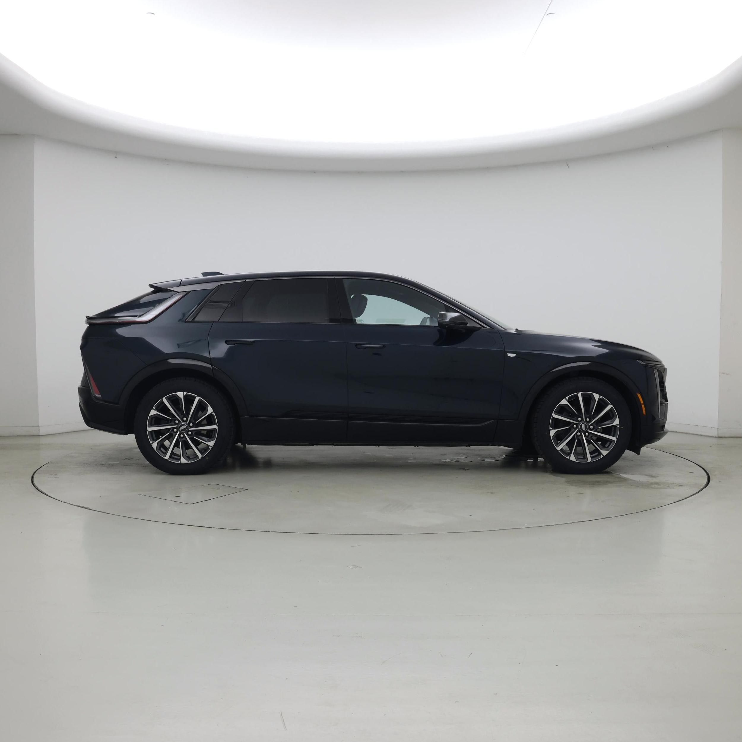 Thumbnail: 2024 Cadillac Lyriq - 7