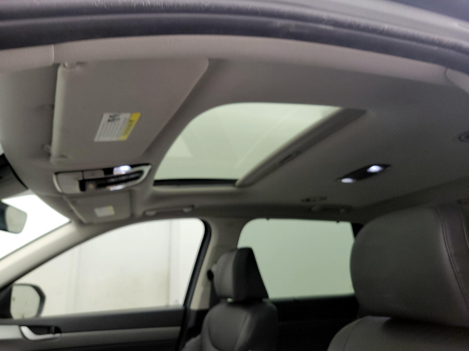 Sunroof(s) & Overhead Airbags