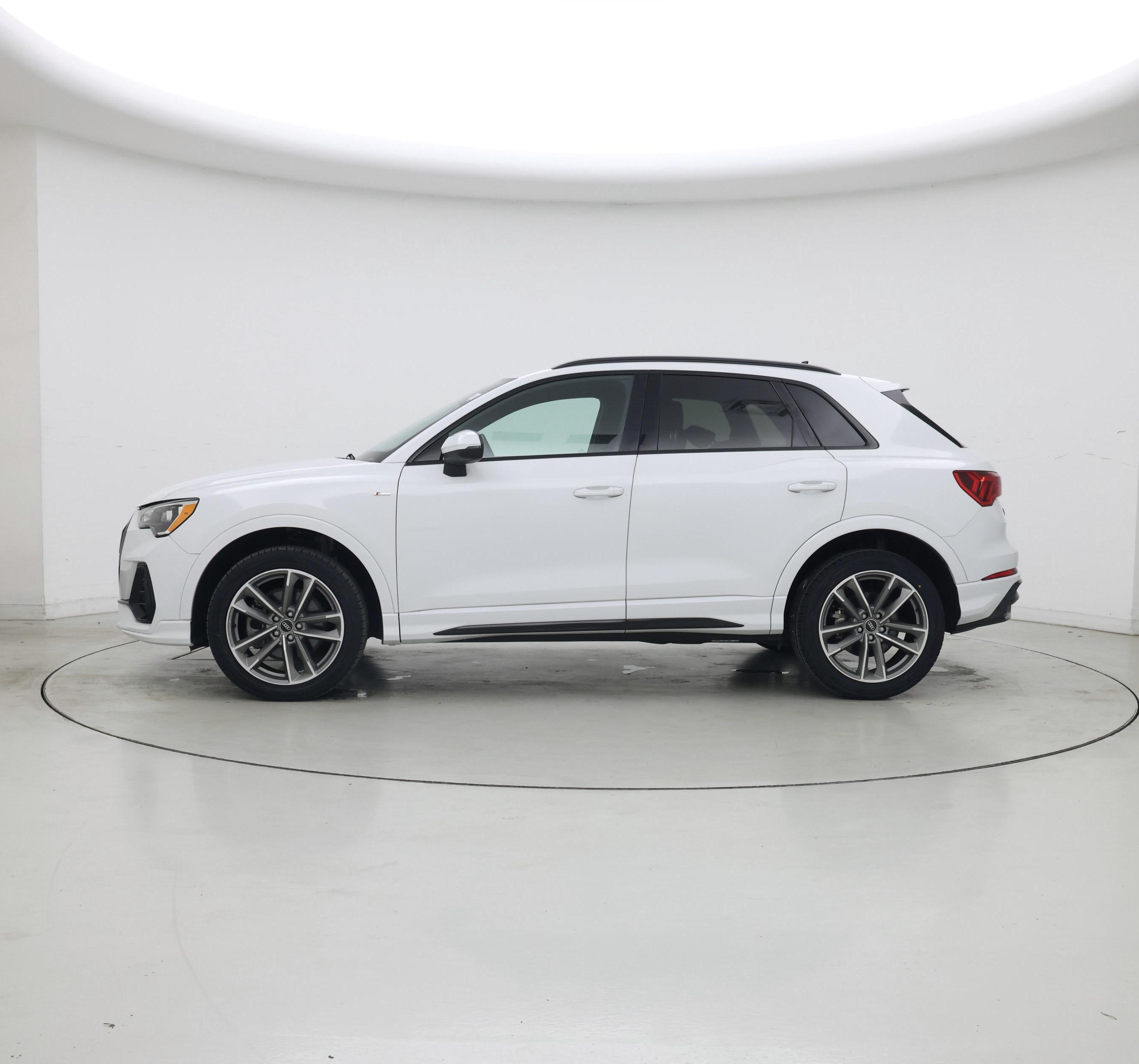Thumbnail: 2022 Audi Q3 - 3