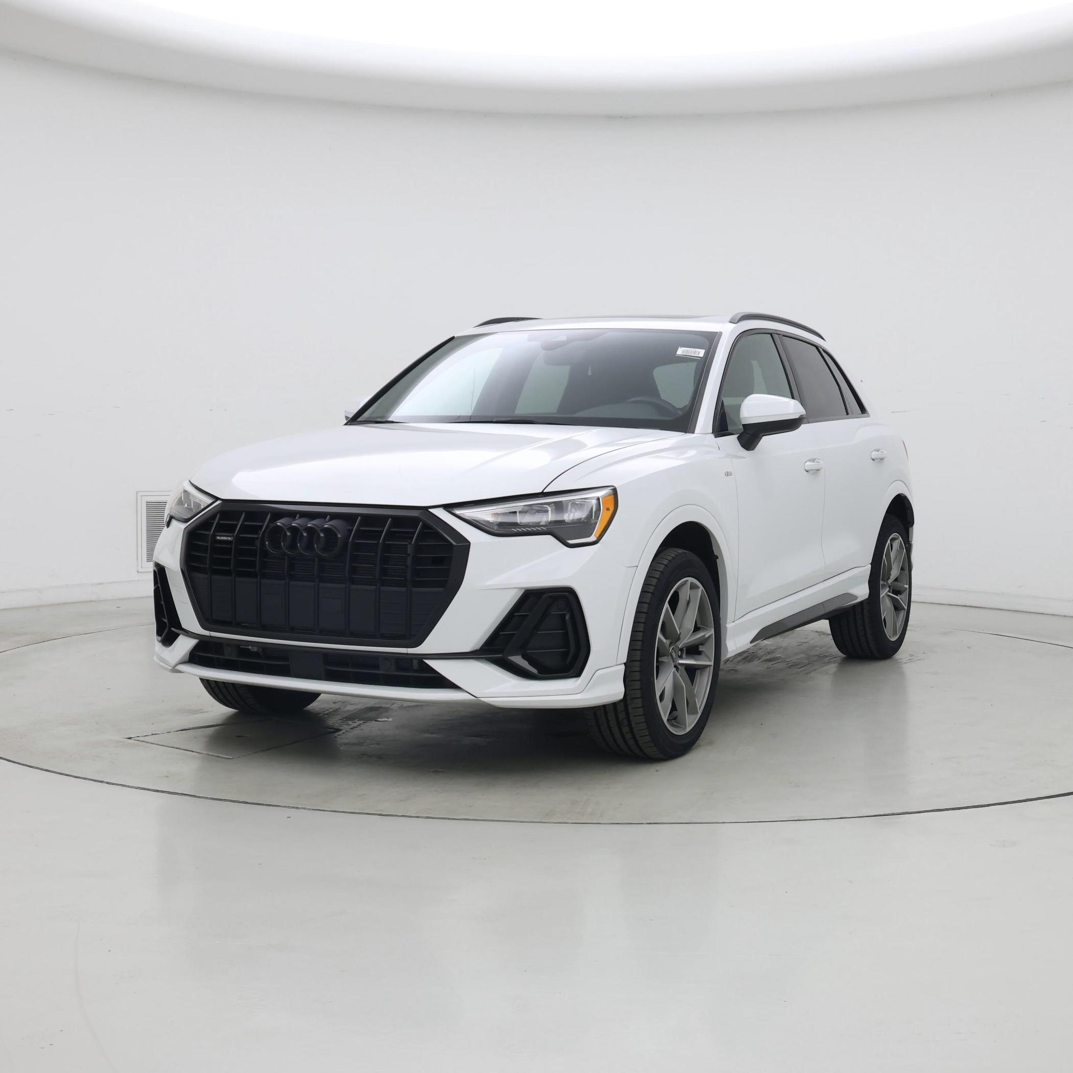 Thumbnail: 2022 Audi Q3 - 4
