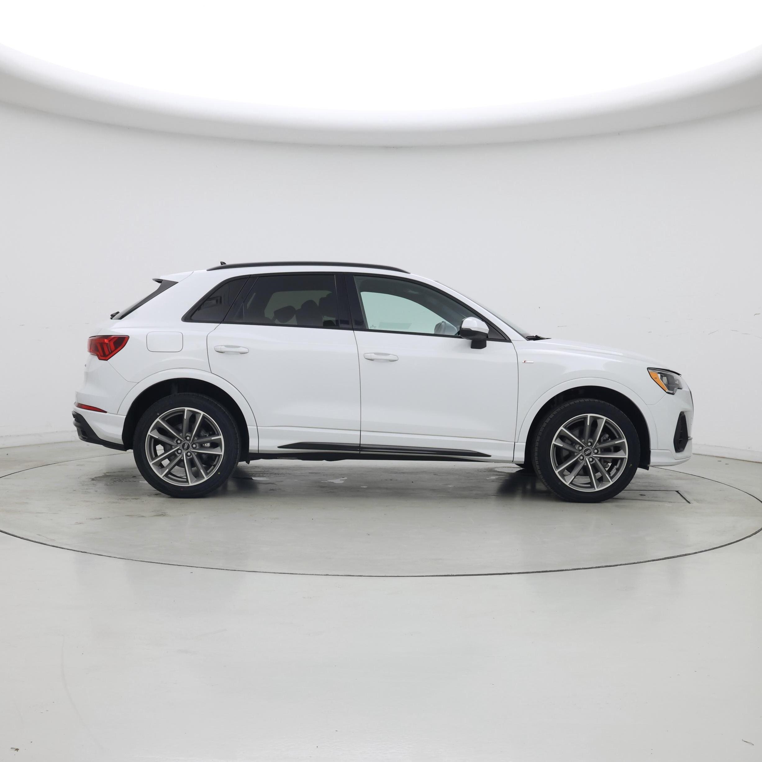 Thumbnail: 2022 Audi Q3 - 7
