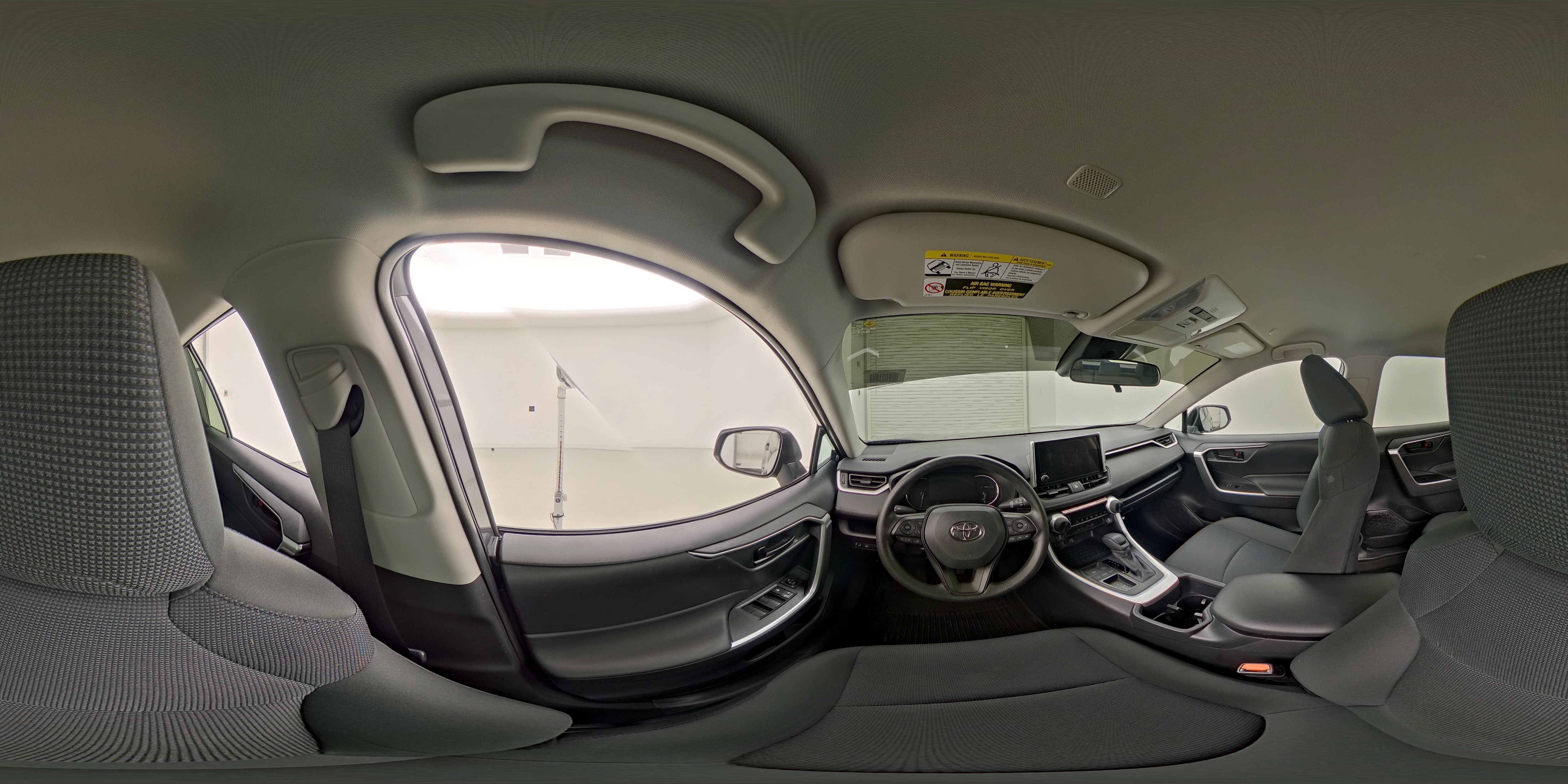 2025 Toyota RAV4 LE - Photo 27
