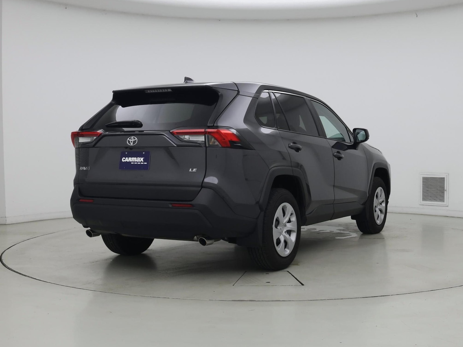 2025 Toyota RAV4 LE - Photo 9