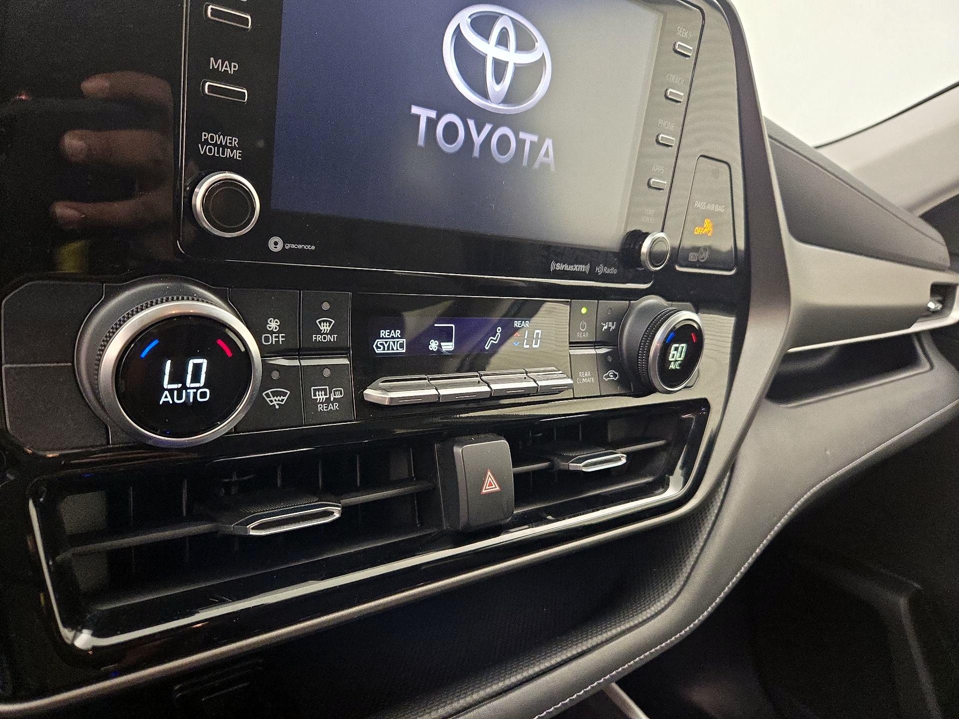 Thumbnail: 2021 Toyota Highlander - 16