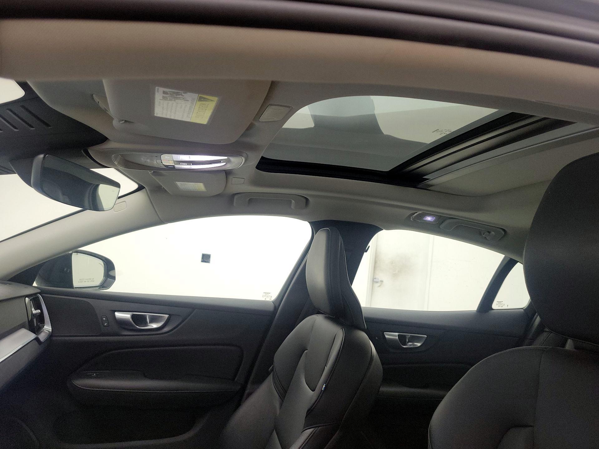 Thumbnail: 2024 Volvo S60 - 20