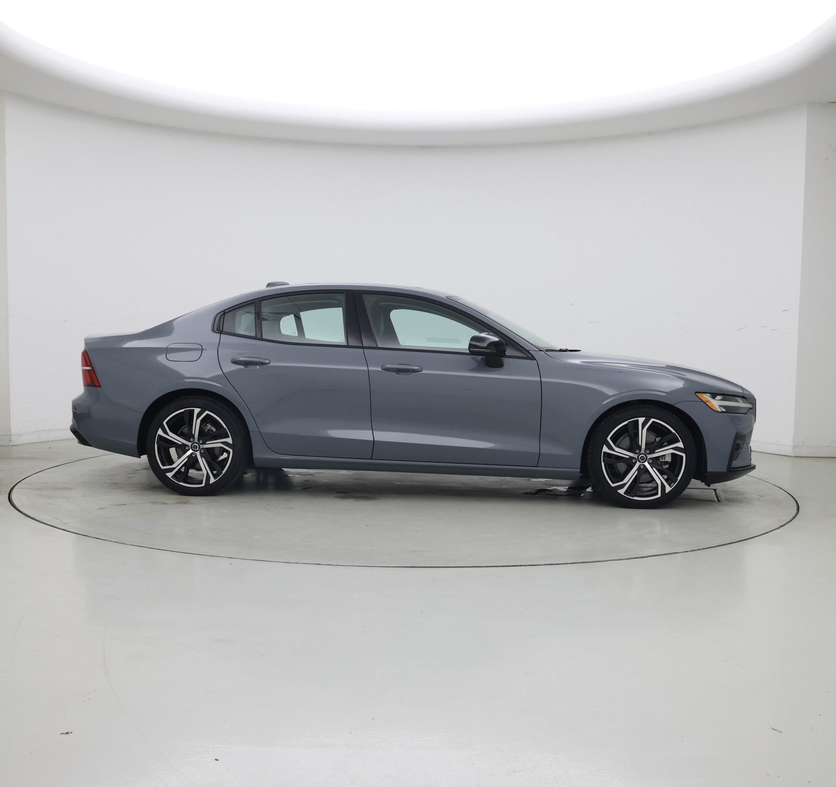 Thumbnail: 2024 Volvo S60 - 7