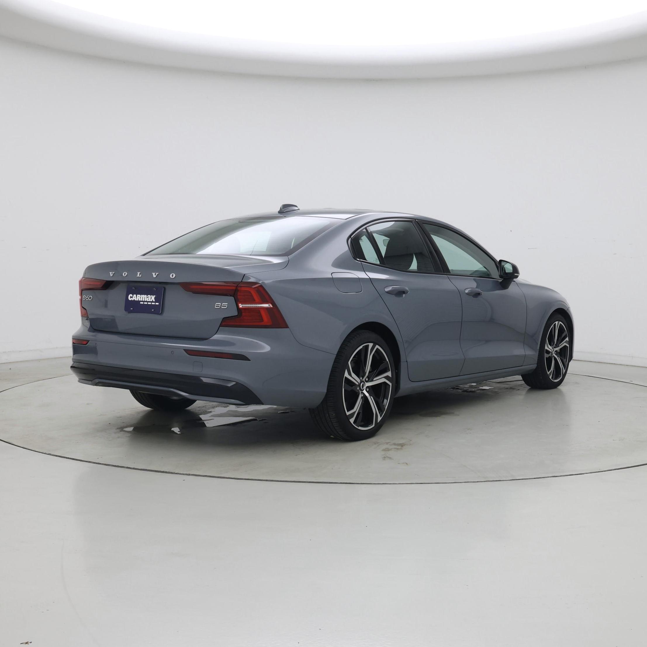 Thumbnail: 2024 Volvo S60 - 8