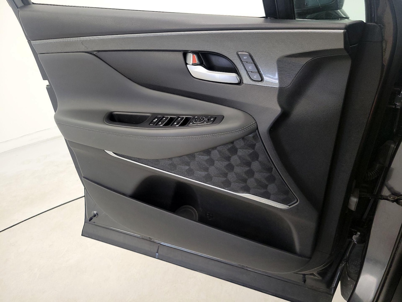 2023 Hyundai Santa Fe Limited - Photo 13