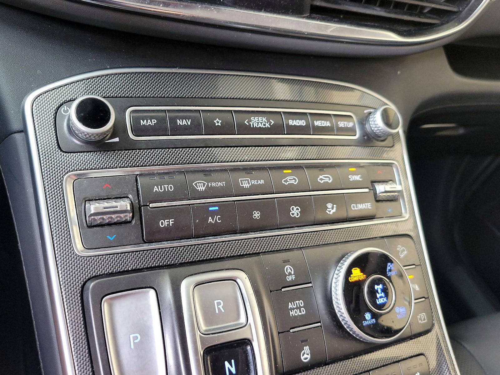 2023 Hyundai Santa Fe Limited - Photo 18