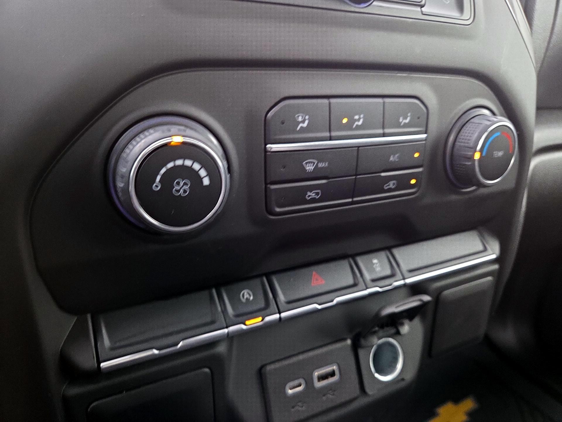 Thumbnail: 2022 Chevrolet Silverado 1500 - 16