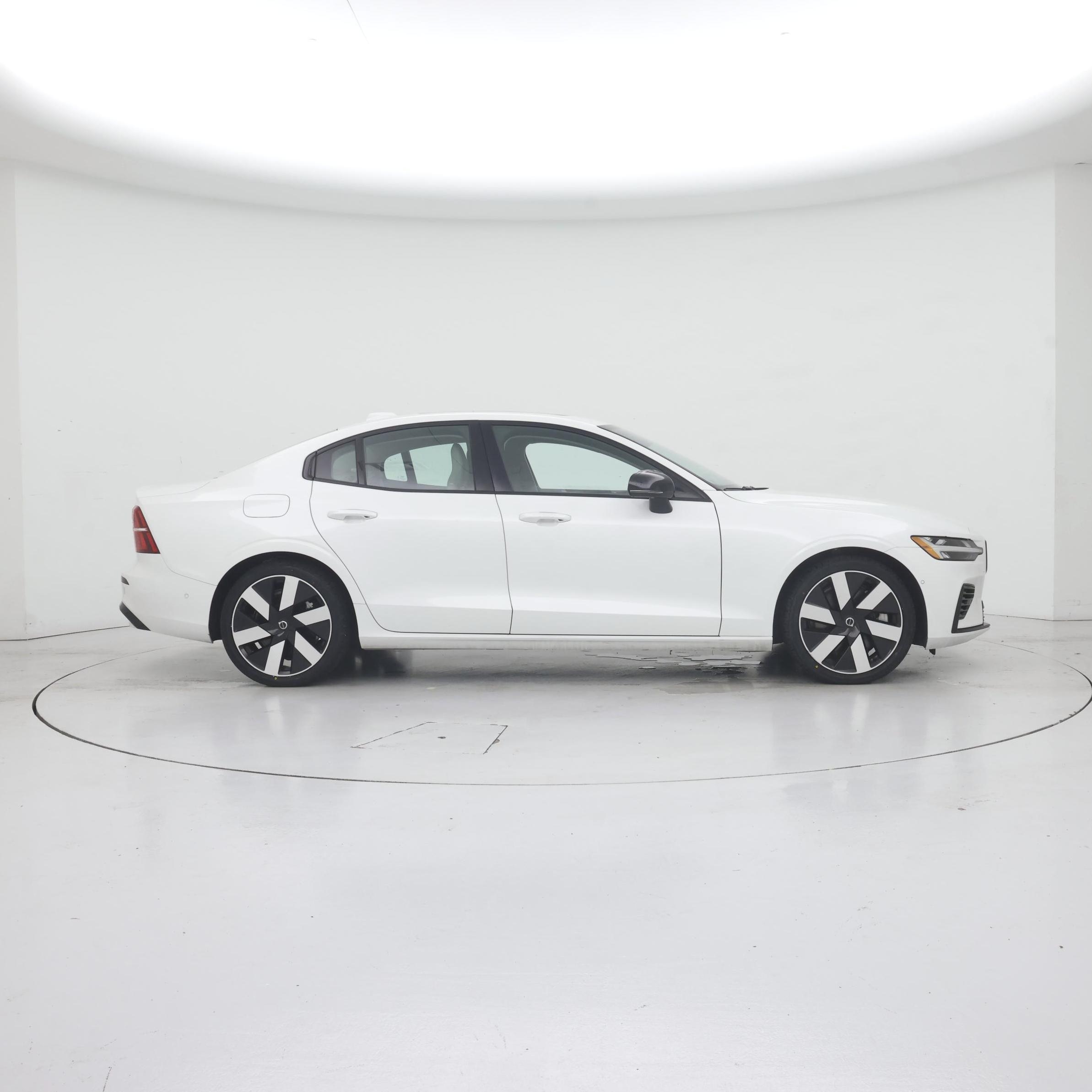 Thumbnail: 2024 Volvo S60 - 7