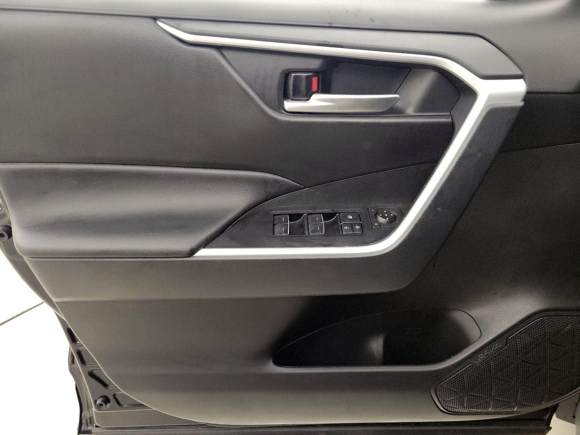 Thumbnail: 2025 Toyota RAV4 - 12