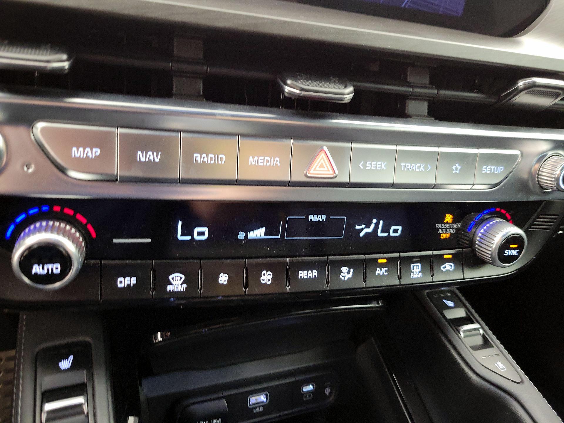 Thumbnail: 2023 Kia Telluride - 16