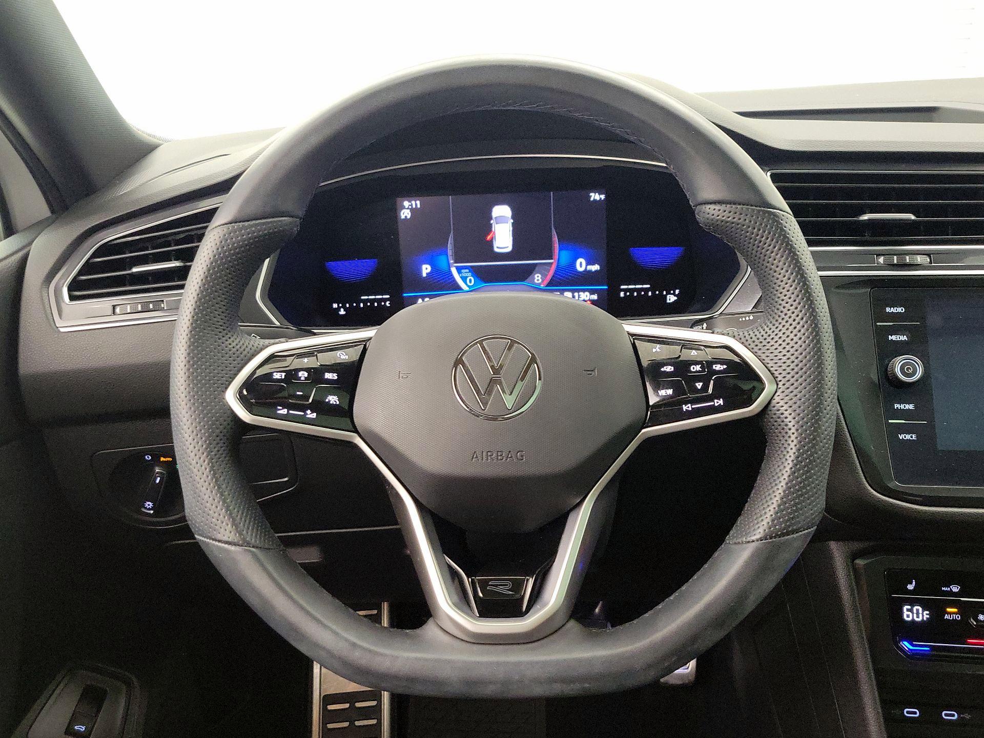 Thumbnail: 2022 Volkswagen Tiguan - 10