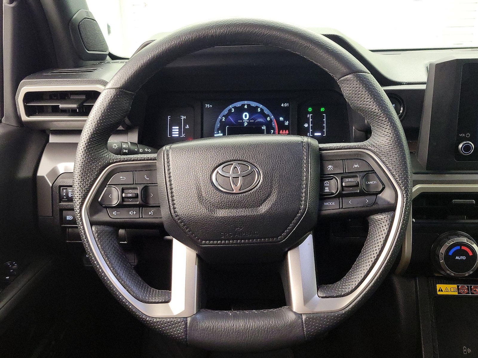 2024 Toyota Tacoma SR5 - Photo 11