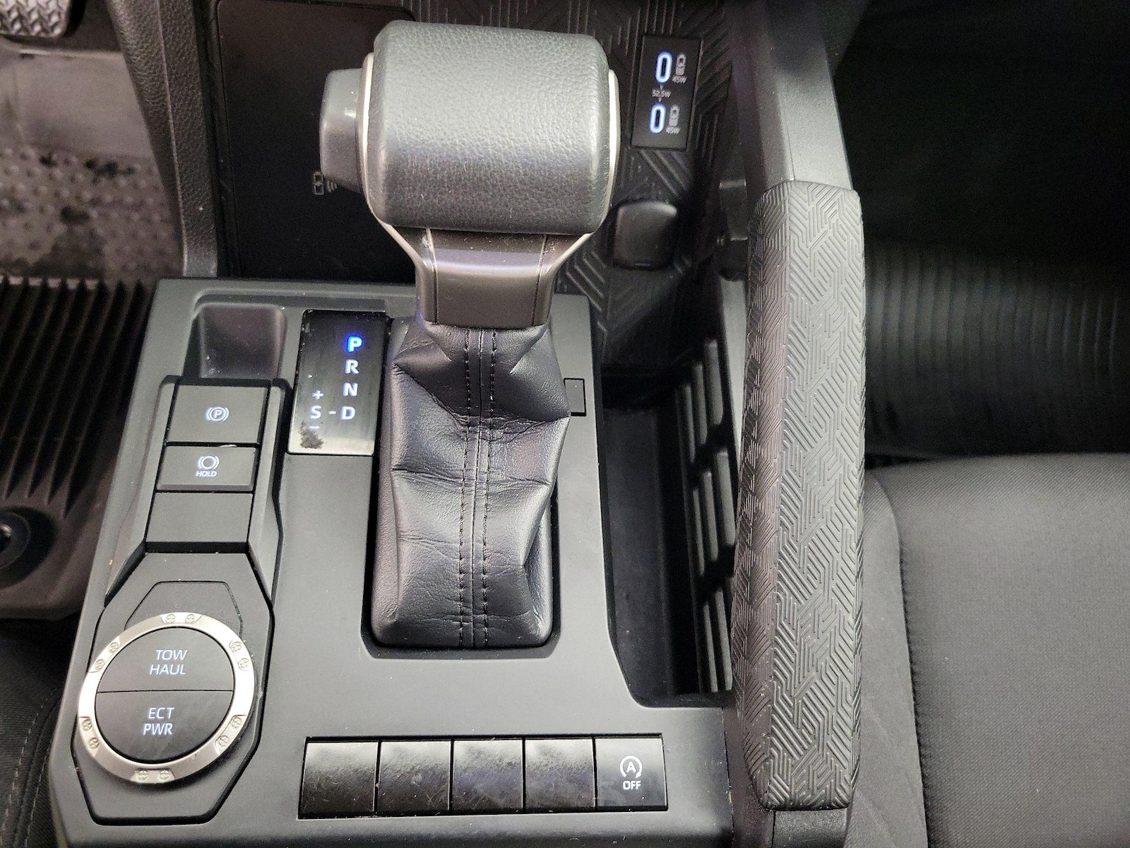 2024 Toyota Tacoma SR5 - Photo 18