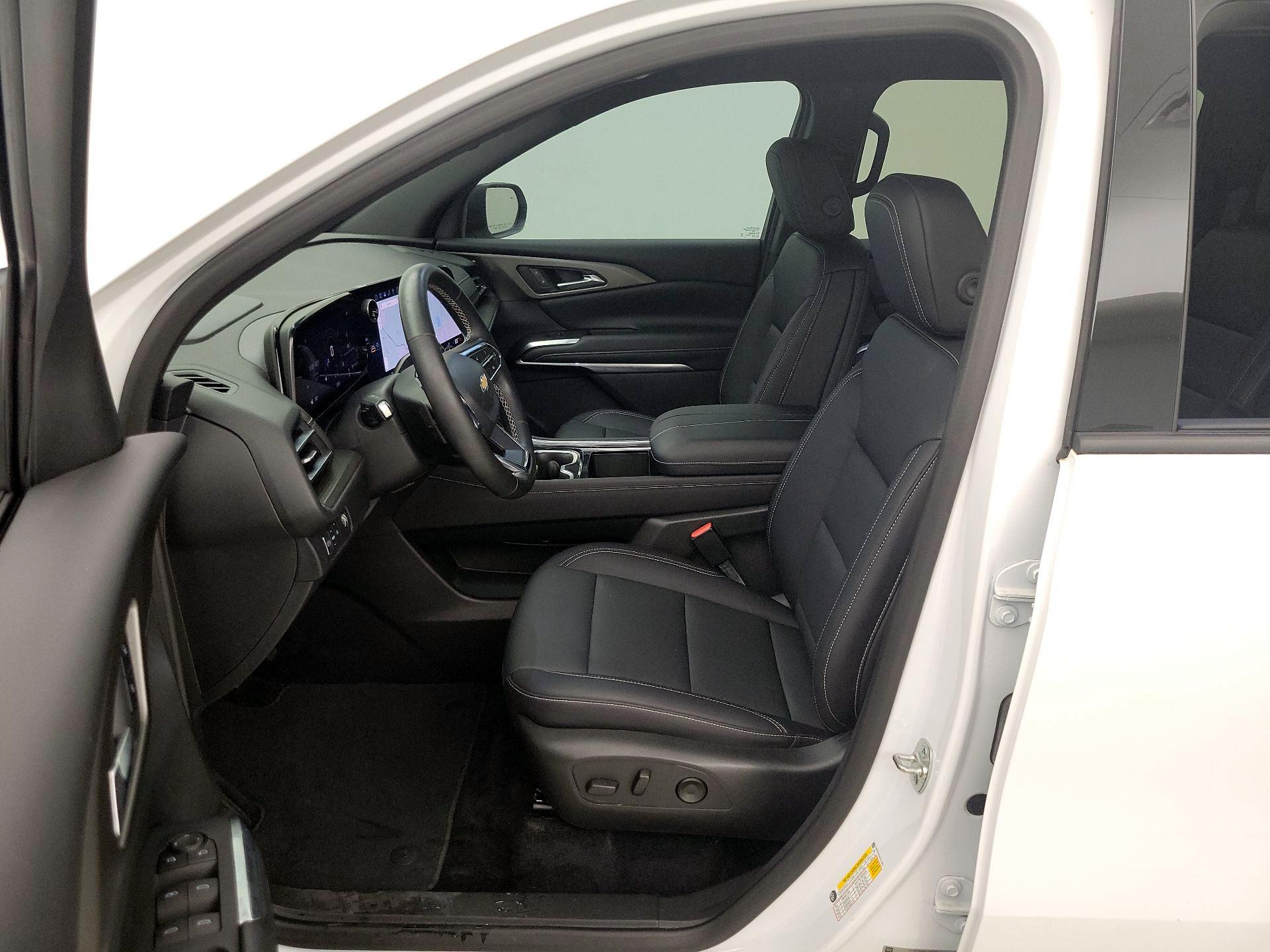 Thumbnail: 2025 Chevrolet Traverse - 11