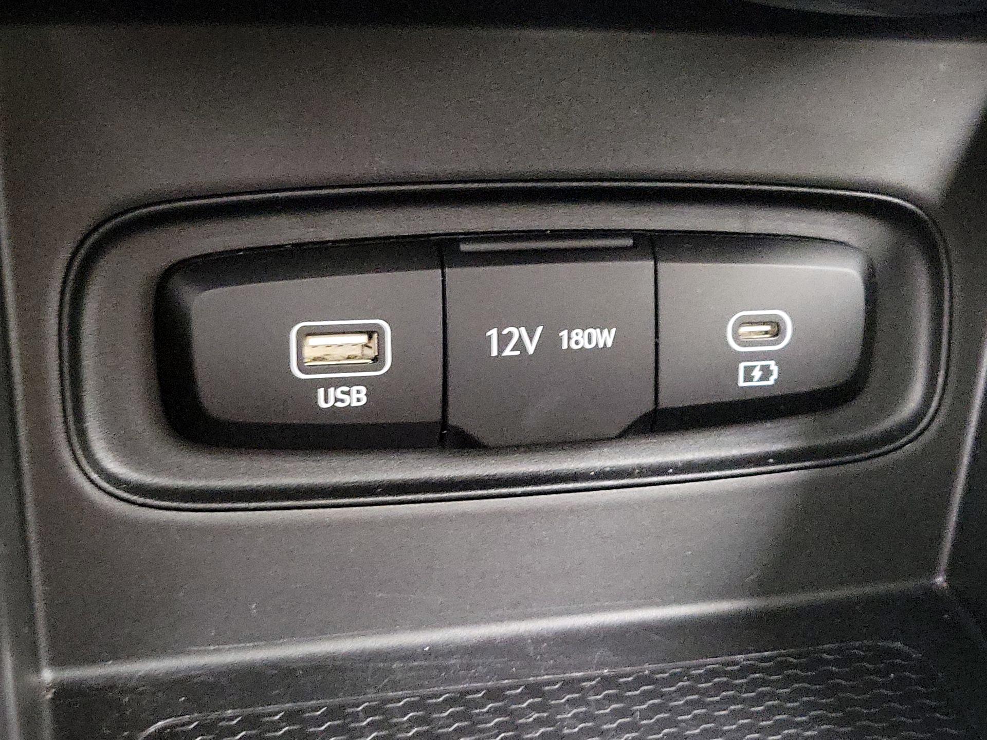 Thumbnail: 2025 Hyundai Venue - 18