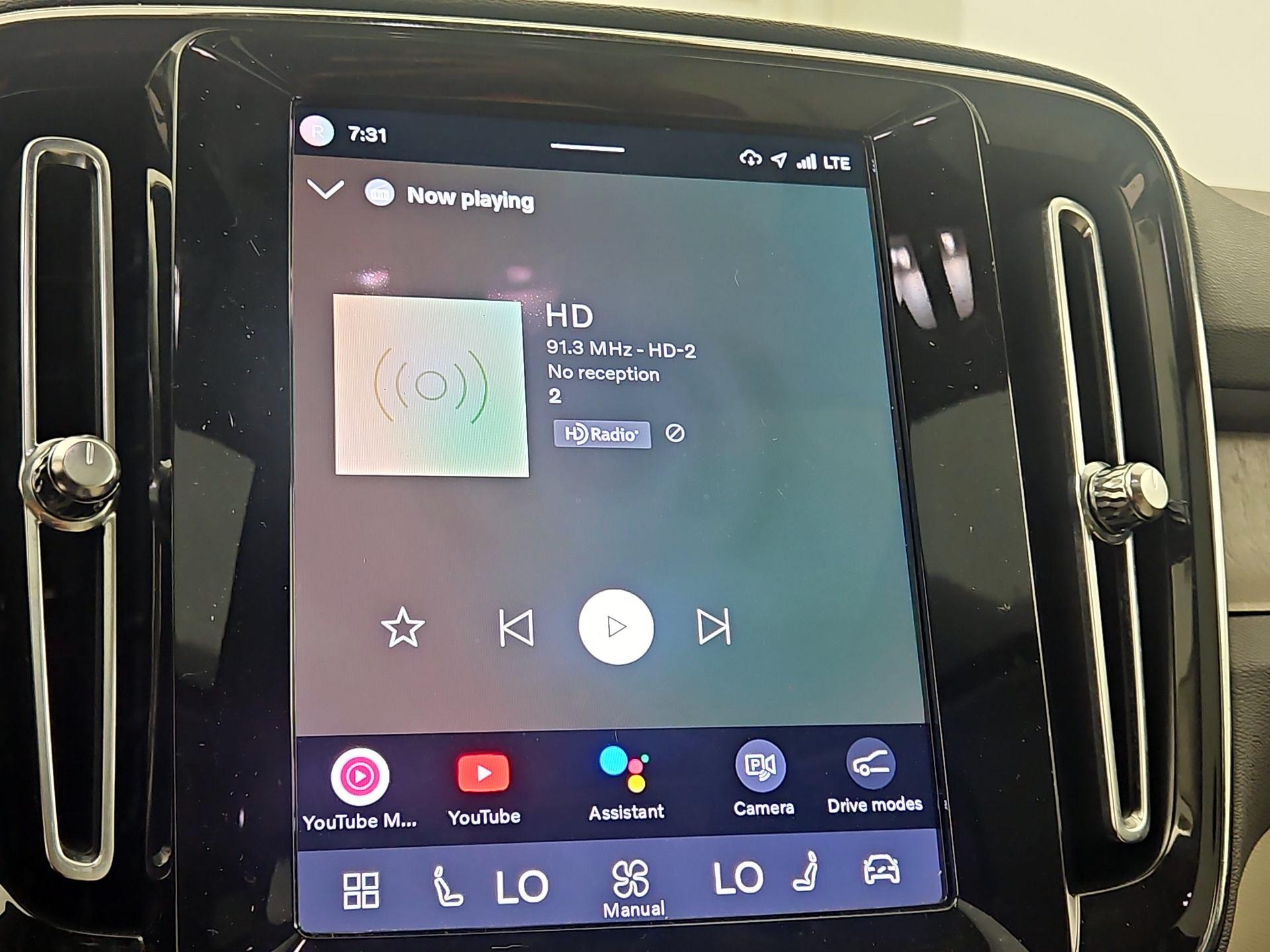 Thumbnail: 2023 Volvo XC40 - 16