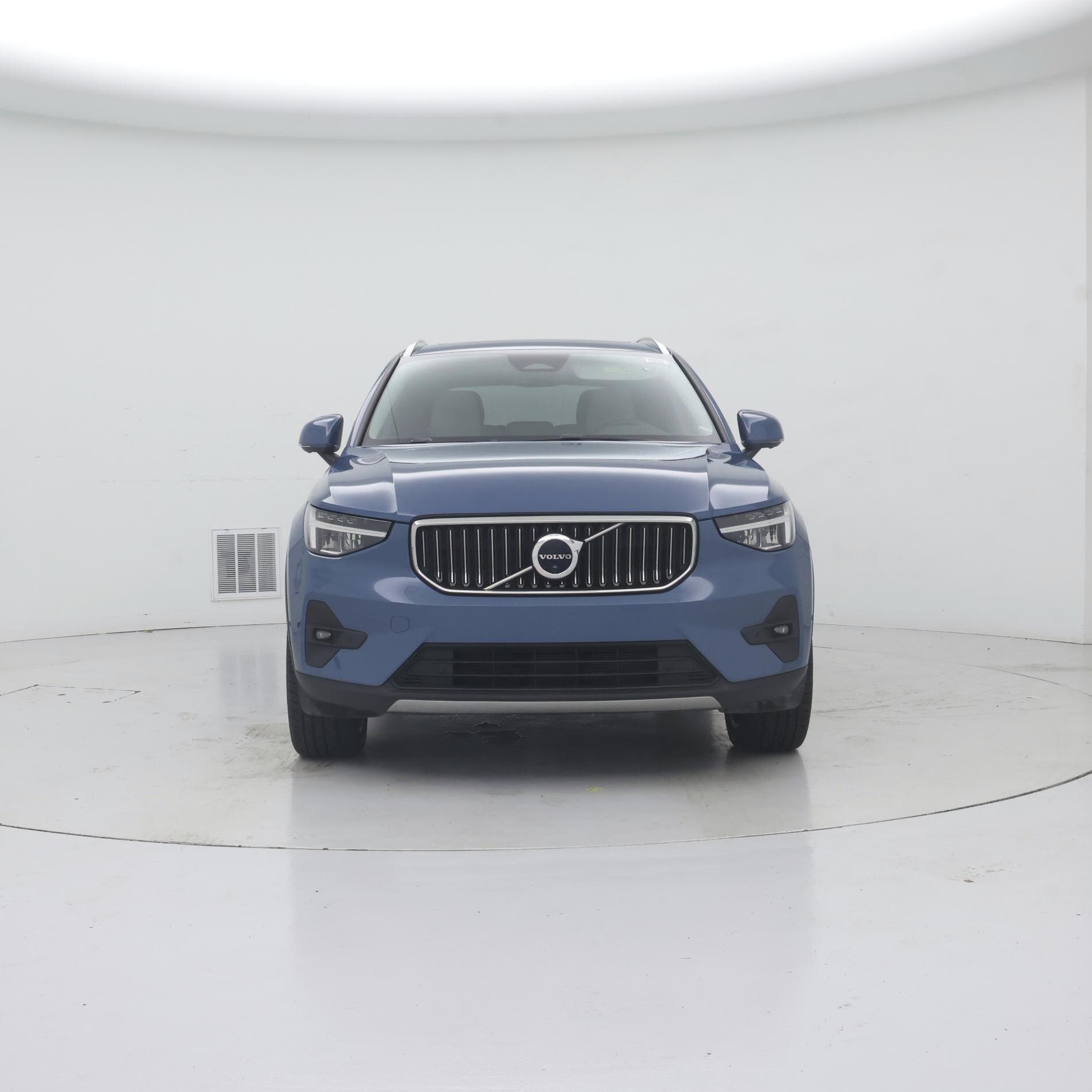 Thumbnail: 2023 Volvo XC40 - 5