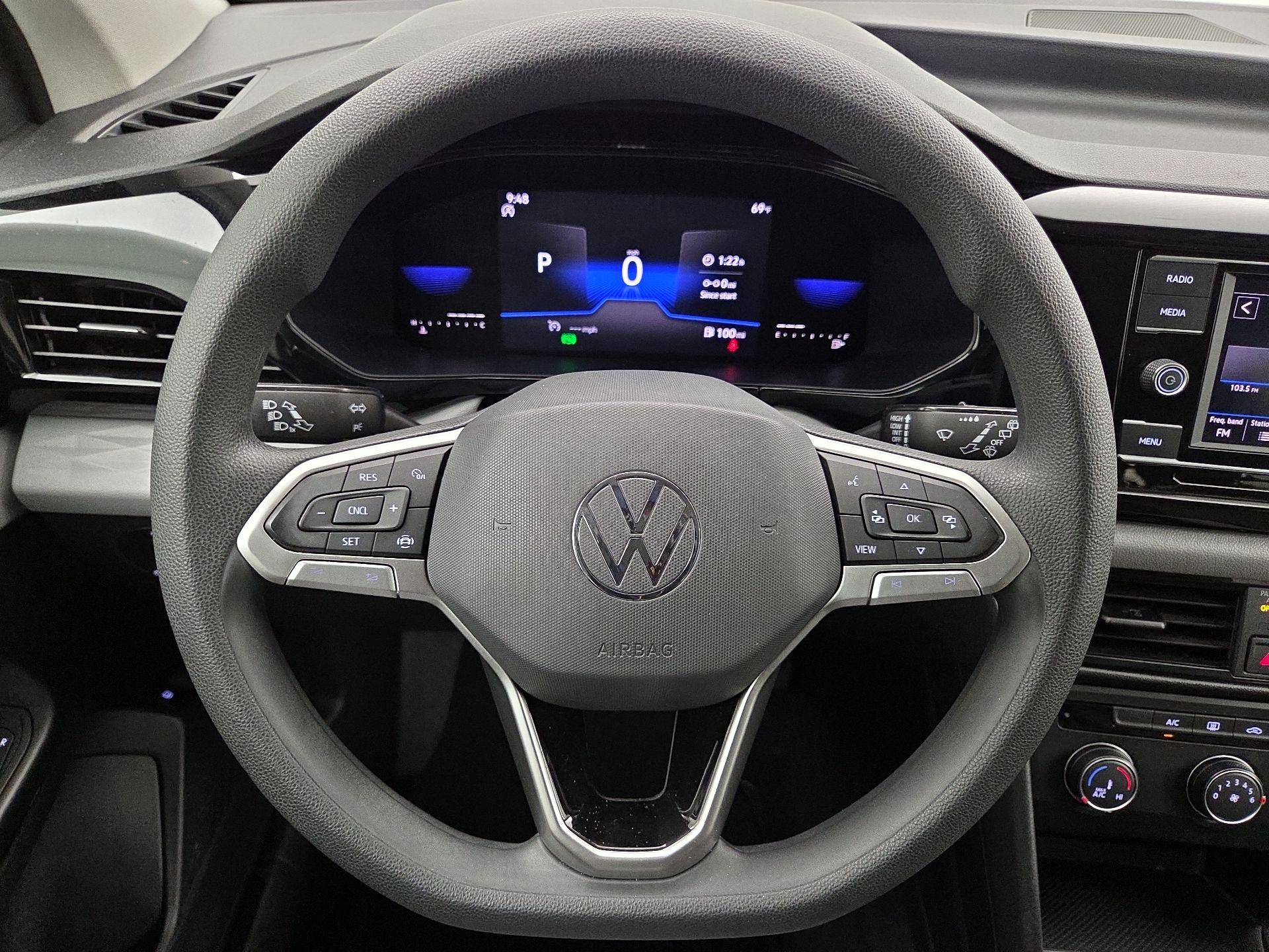 Thumbnail: 2022 Volkswagen Taos - 10
